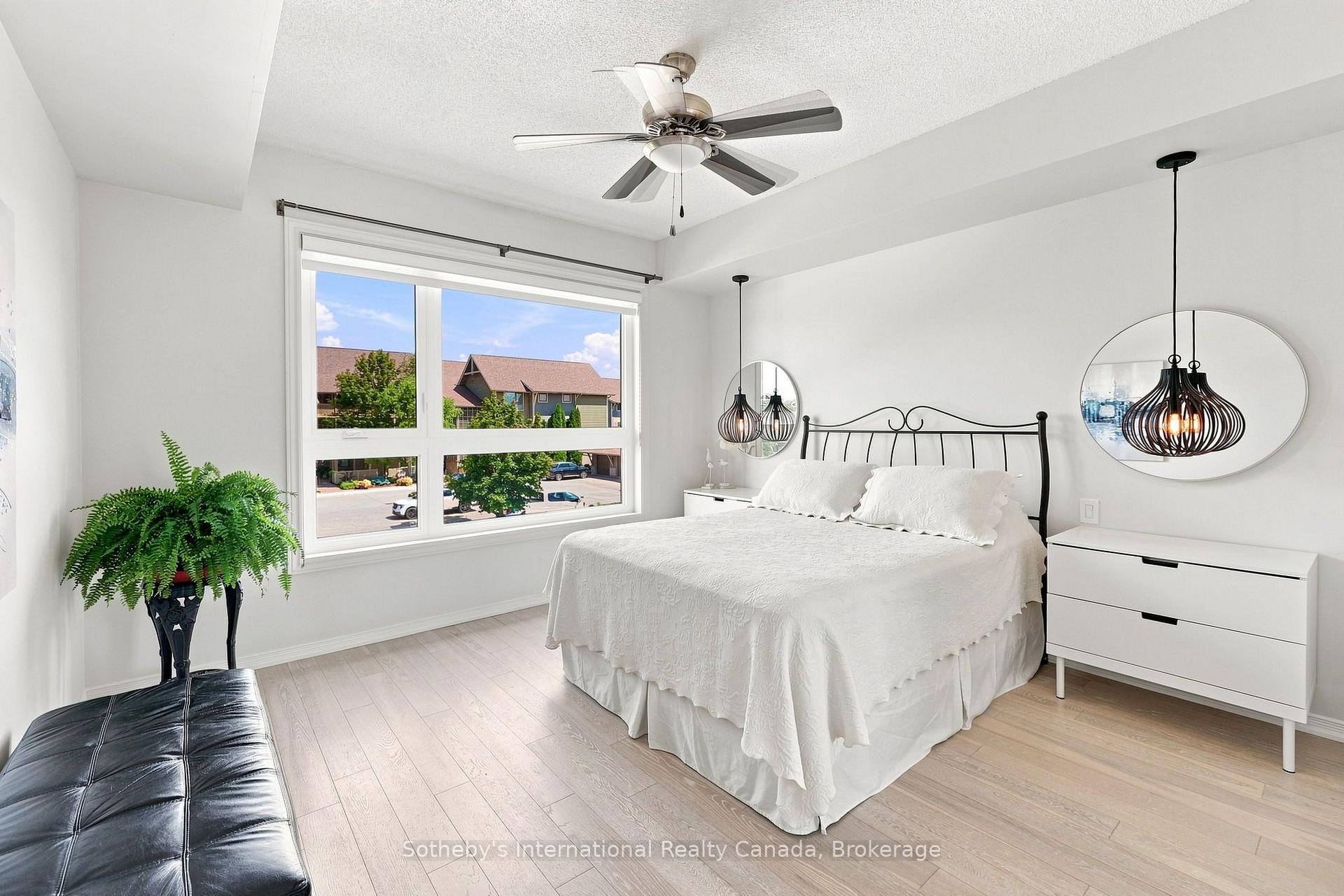 Photo 20 of 464 Mariners Way, Collingwood — HOMEH
