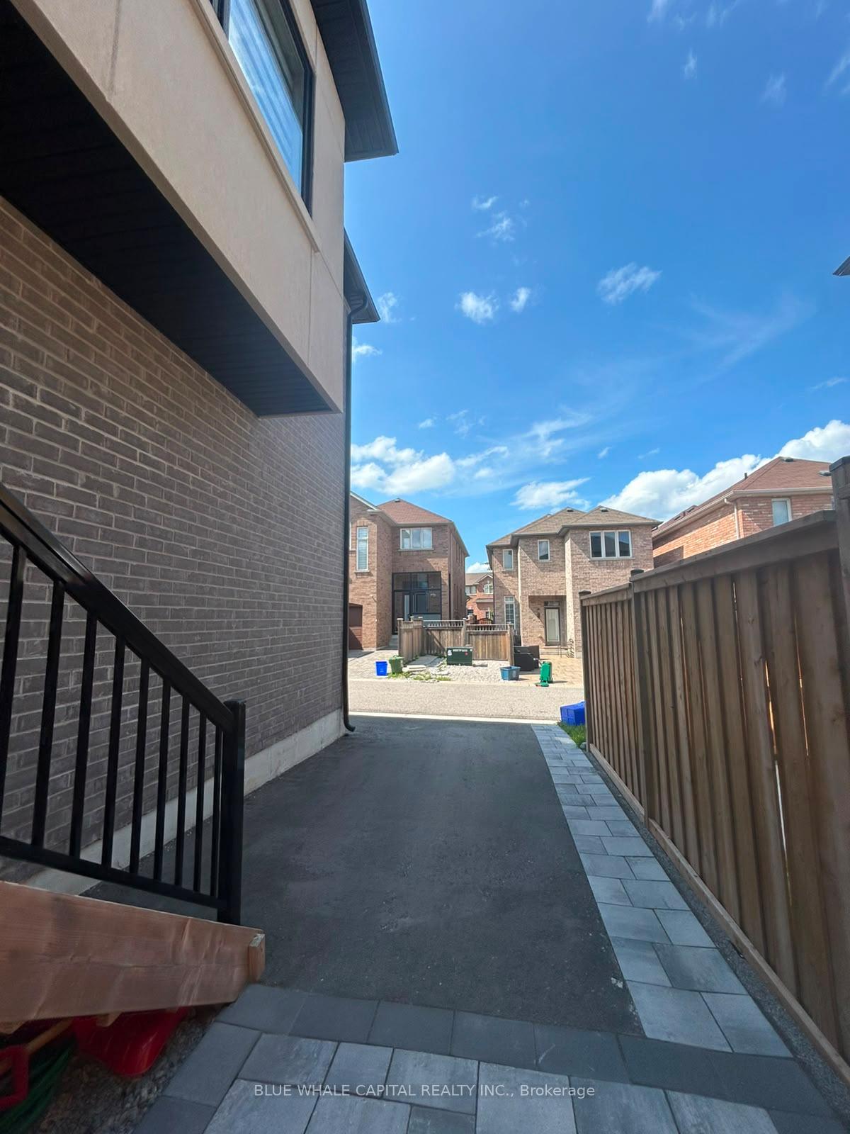 Photo 3 of Unit COACH, 60 Rustle Woods Avenue, Markham, Cornell — HOMEH
