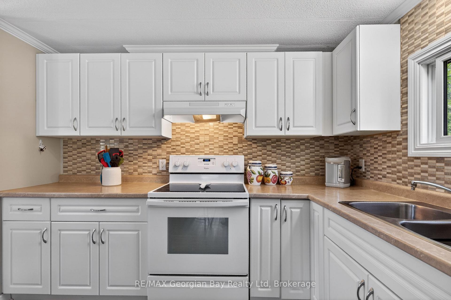 Photo 1 of Unit 81, 5263 Elliott Side Road, Tay, Rural Tay — HOMEH