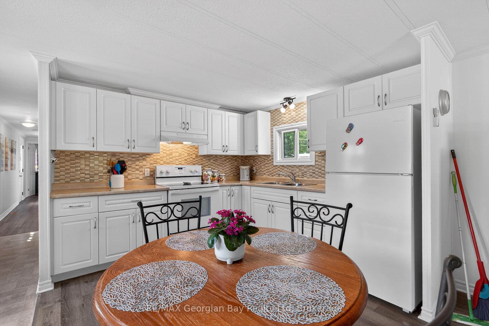 Photo 6 of Unit 81, 5263 Elliott Side Road, Tay, Rural Tay — HOMEH