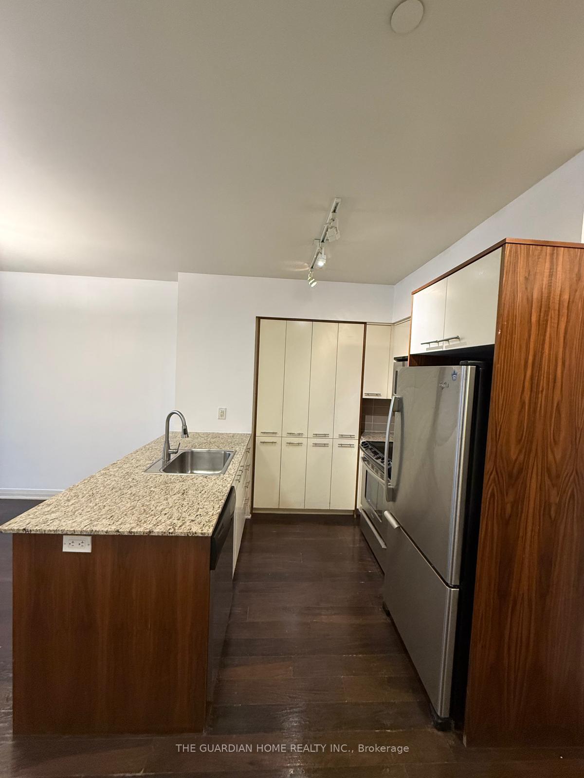 Photo 4 of Unit 307, 1 Valhalla Inn Road, Etobicoke, Islington-City Centre West — HOMEH