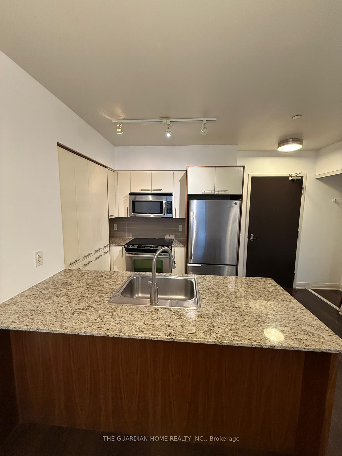 Photo 5 of Unit 307, 1 Valhalla Inn Road, Etobicoke, Islington-City Centre West — HOMEH