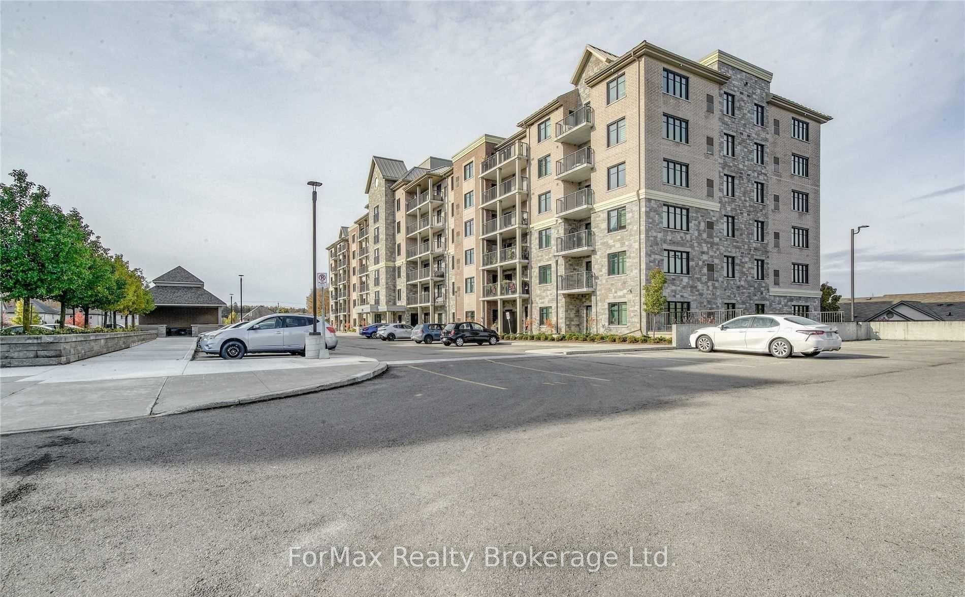 Photo 5 of Unit 313, 778 Laurelwood Drive, Waterloo, Erbsville/Laurelwood — HOMEH