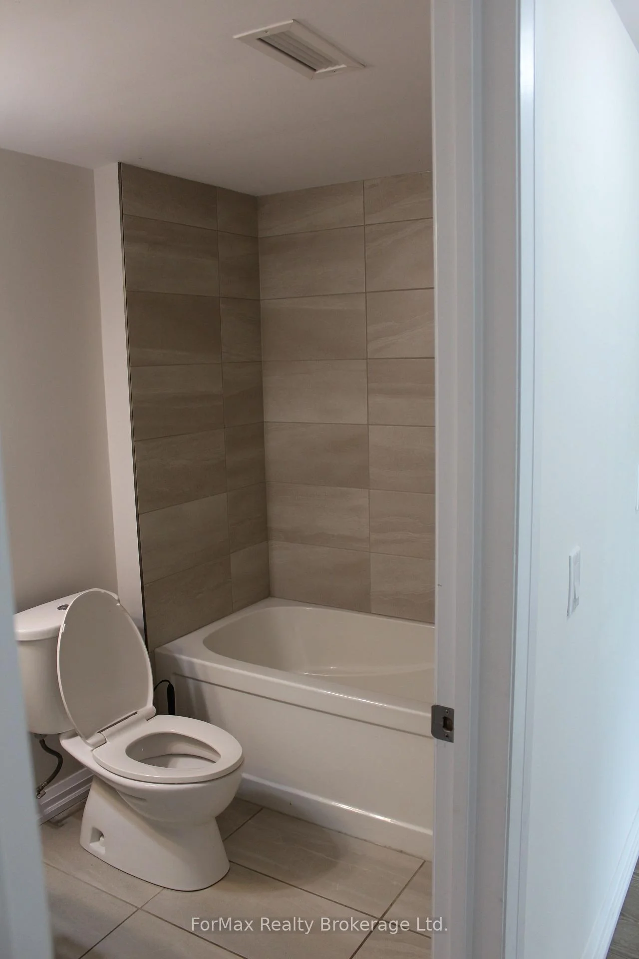 Photo 17 of Unit 313, 778 Laurelwood Drive, Waterloo, Erbsville/Laurelwood — HOMEH