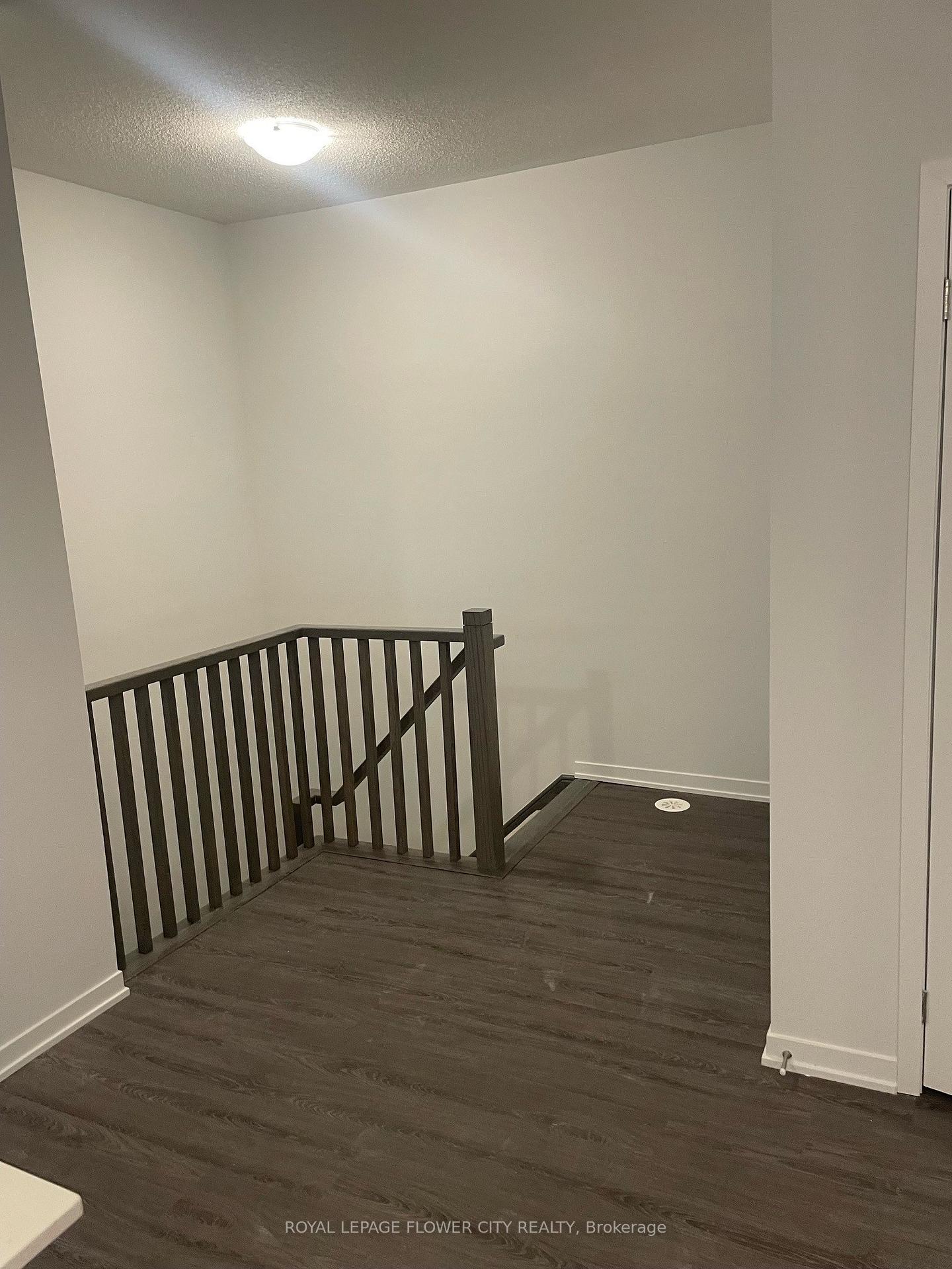 Photo 5 of Unit 120, 40 William Jacksn Way, Etobicoke, New Toronto — HOMEH