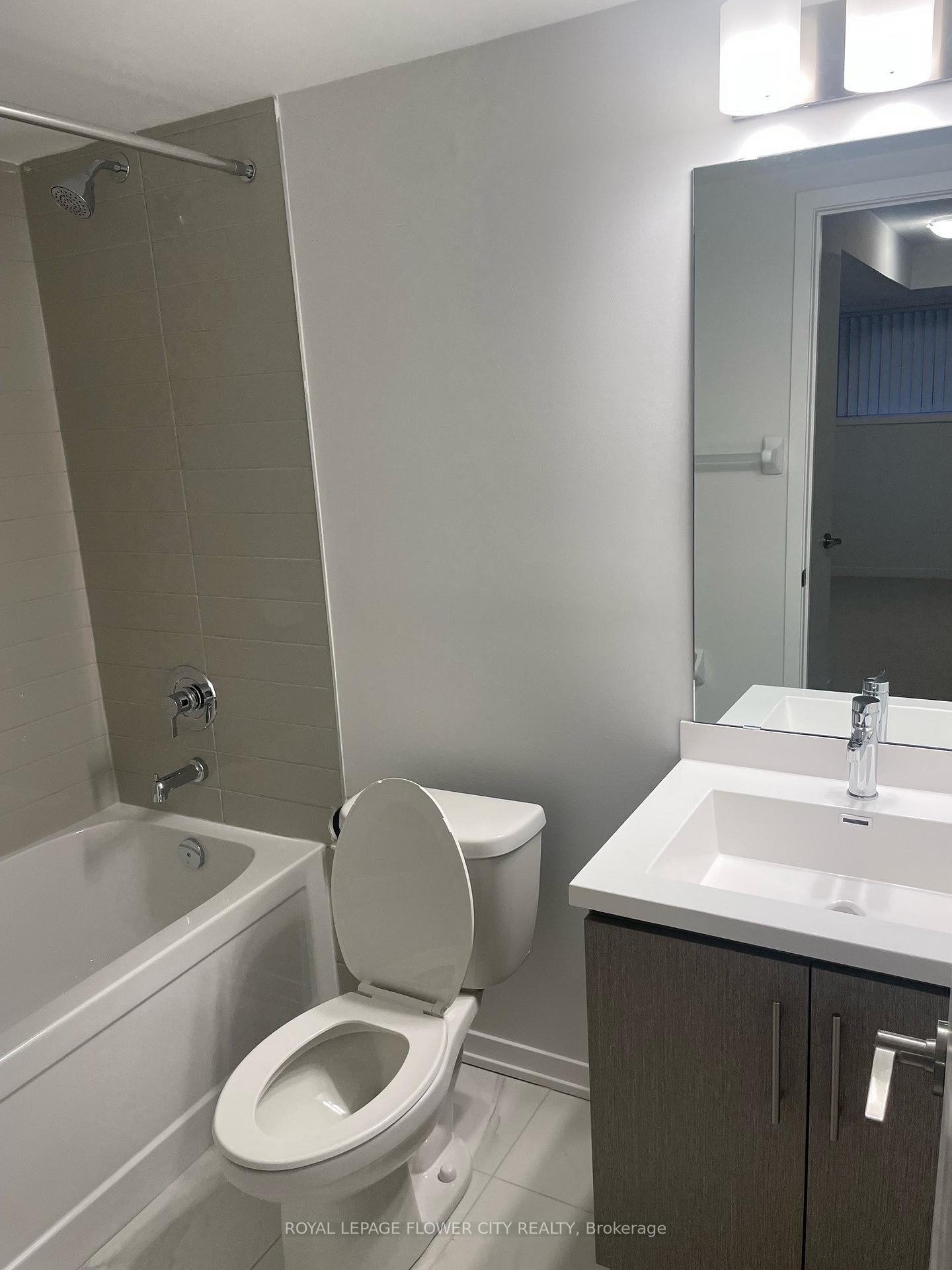 Photo 6 of Unit 120, 40 William Jacksn Way, Etobicoke, New Toronto — HOMEH