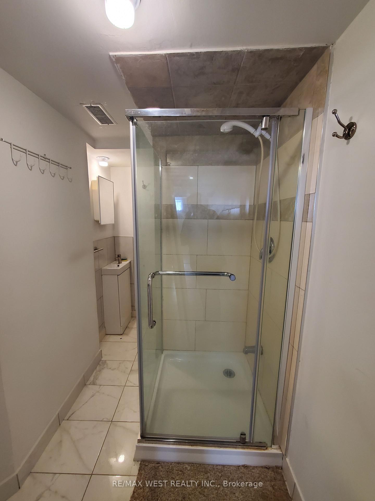 Photo 5 of Unit 3, 369 Georgian Drive, Barrie, Georgian Drive — HOMEH