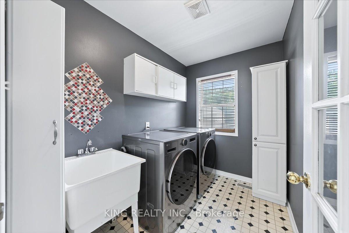 Photo 34 of 76 Blackburn Drive, Brantford, Empire — HOMEH