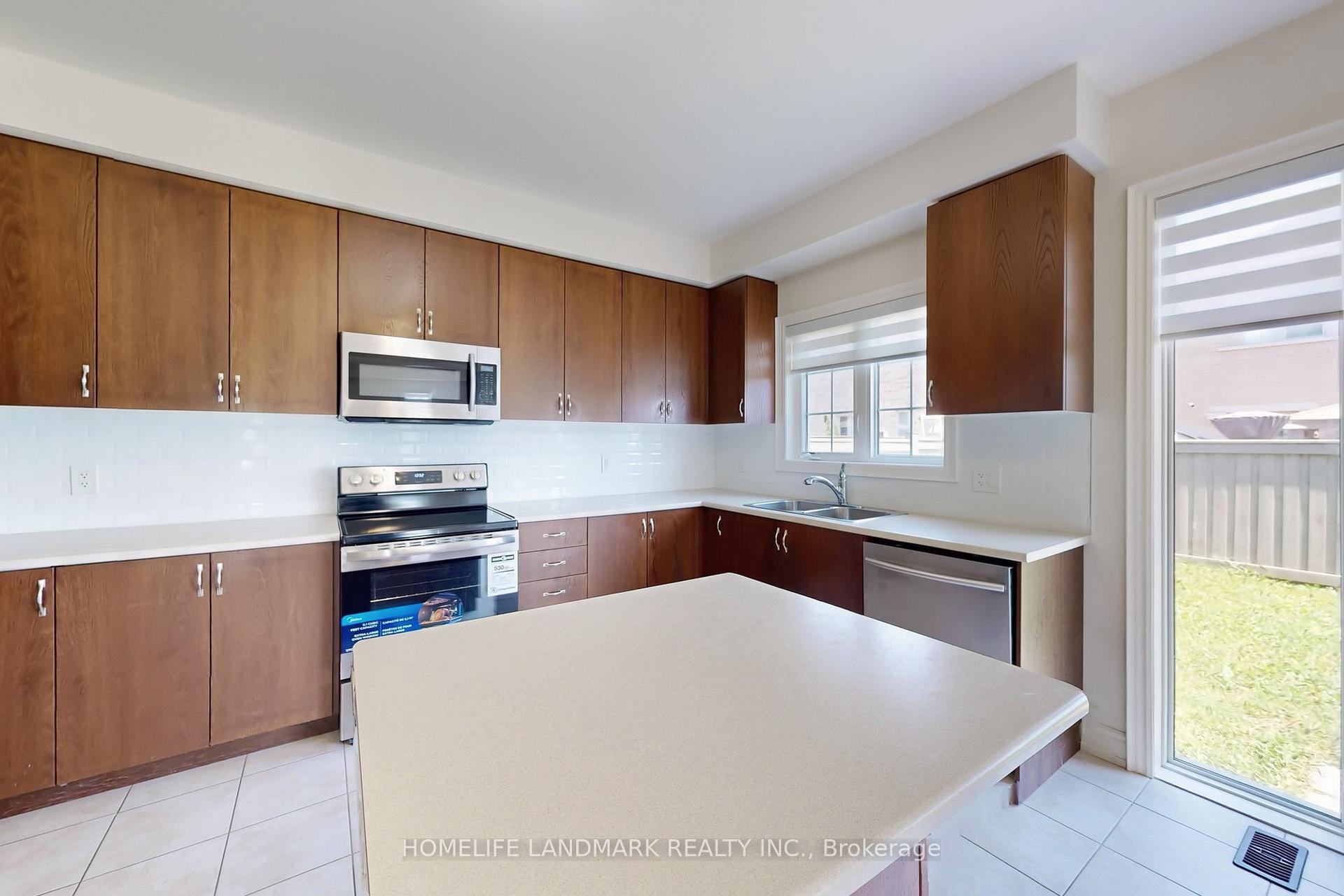 Photo 12 of 1533 Devine Point, Milton, Ford — HOMEH