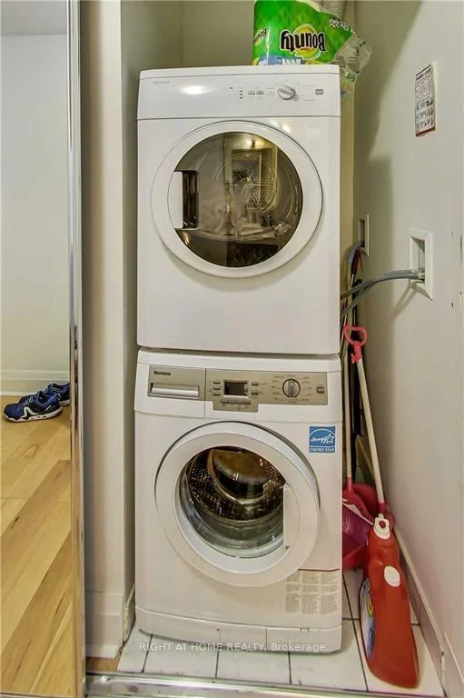 Photo 7 of Unit 1608, 65 St Mary Street, Toronto, Bay Street Corridor — HOMEH