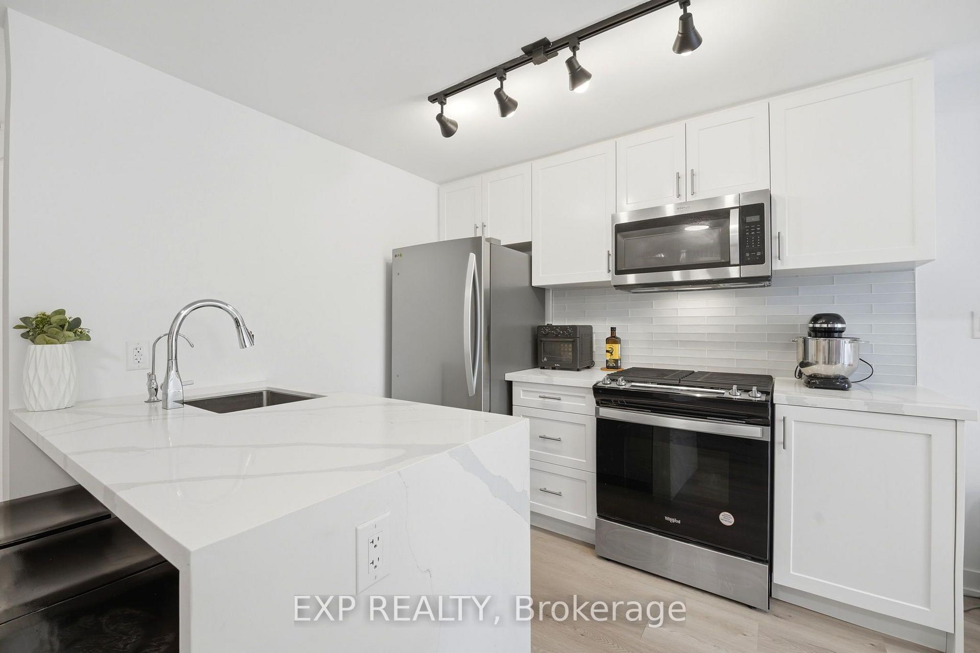 Photo 5 of Unit 14, 1475 O'Connor Dr, Toronto, O'Connor-Parkview — HOMEH