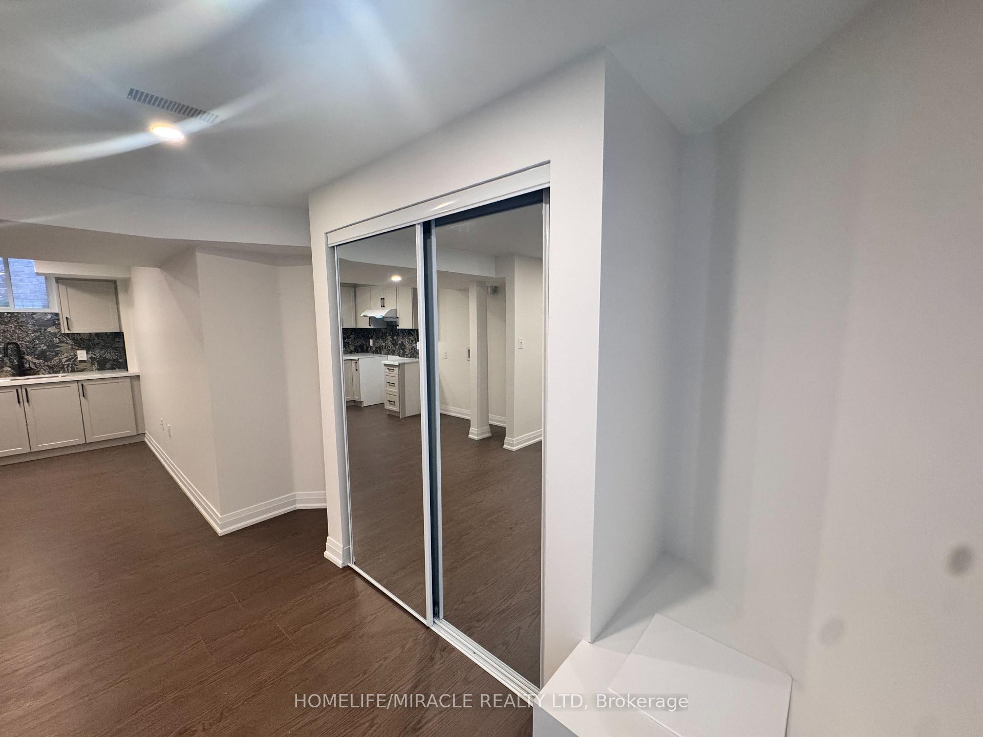 Photo 3 of 14 Berton Boulevard, Halton Hills, Georgetown — HOMEH