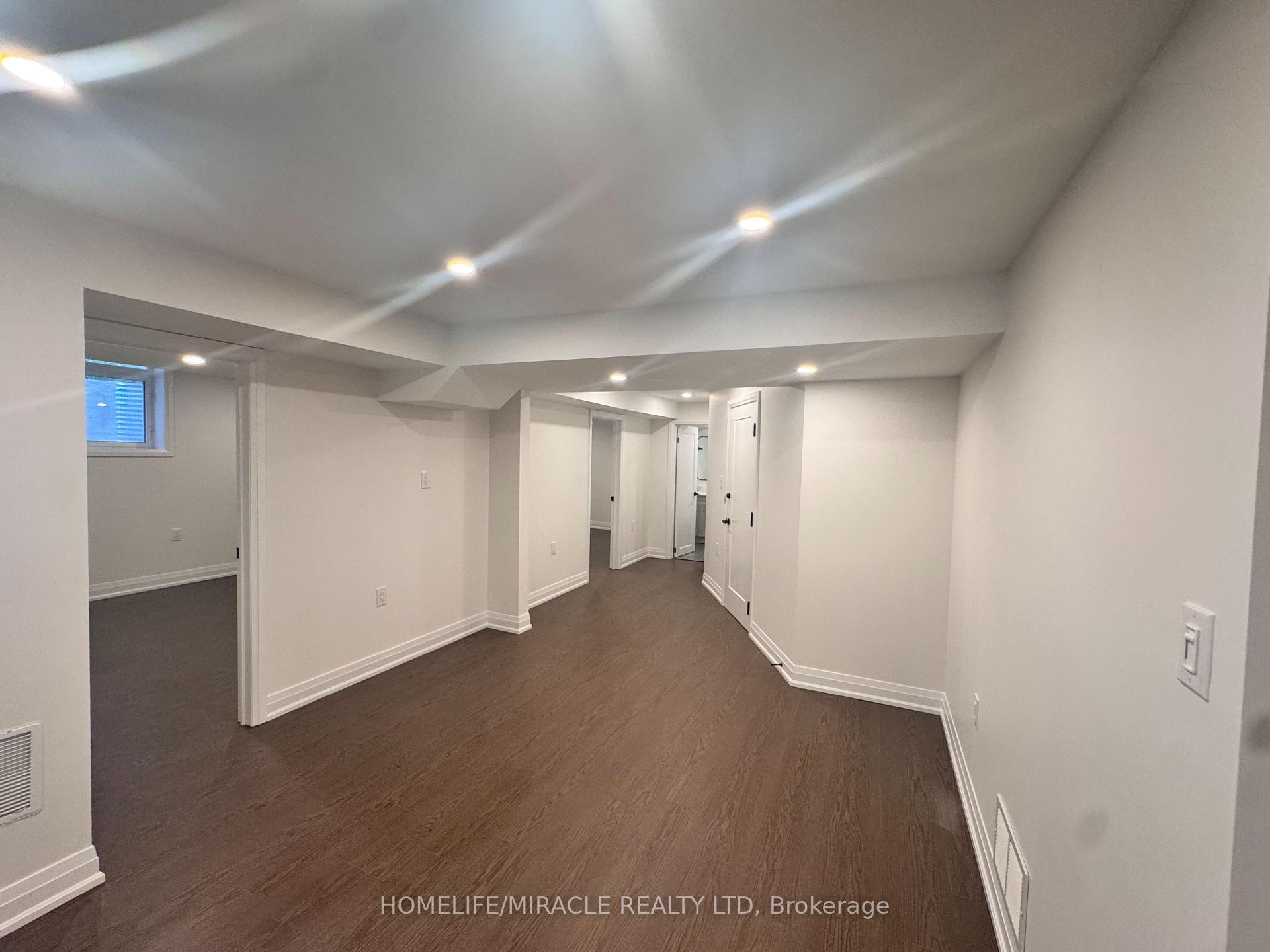 Photo 11 of 14 Berton Boulevard, Halton Hills, Georgetown — HOMEH