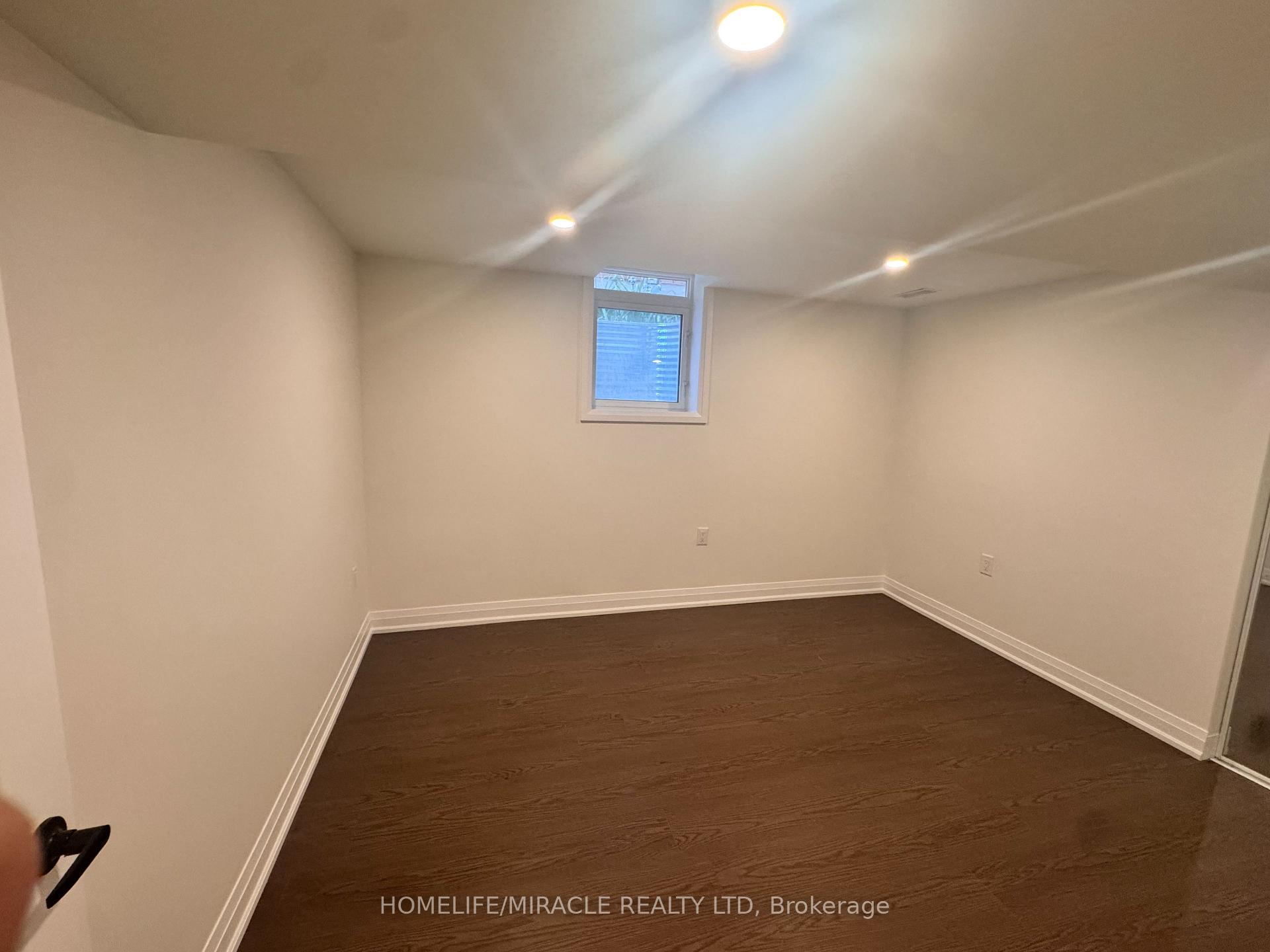 Photo 15 of 14 Berton Boulevard, Halton Hills, Georgetown — HOMEH