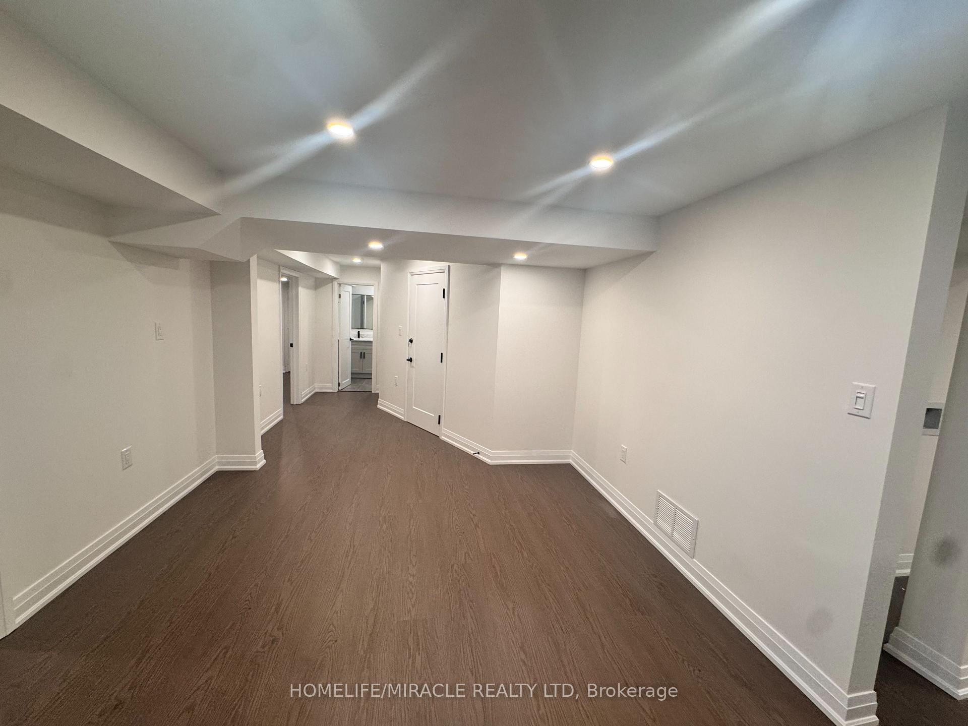 Photo 21 of 14 Berton Boulevard, Halton Hills, Georgetown — HOMEH