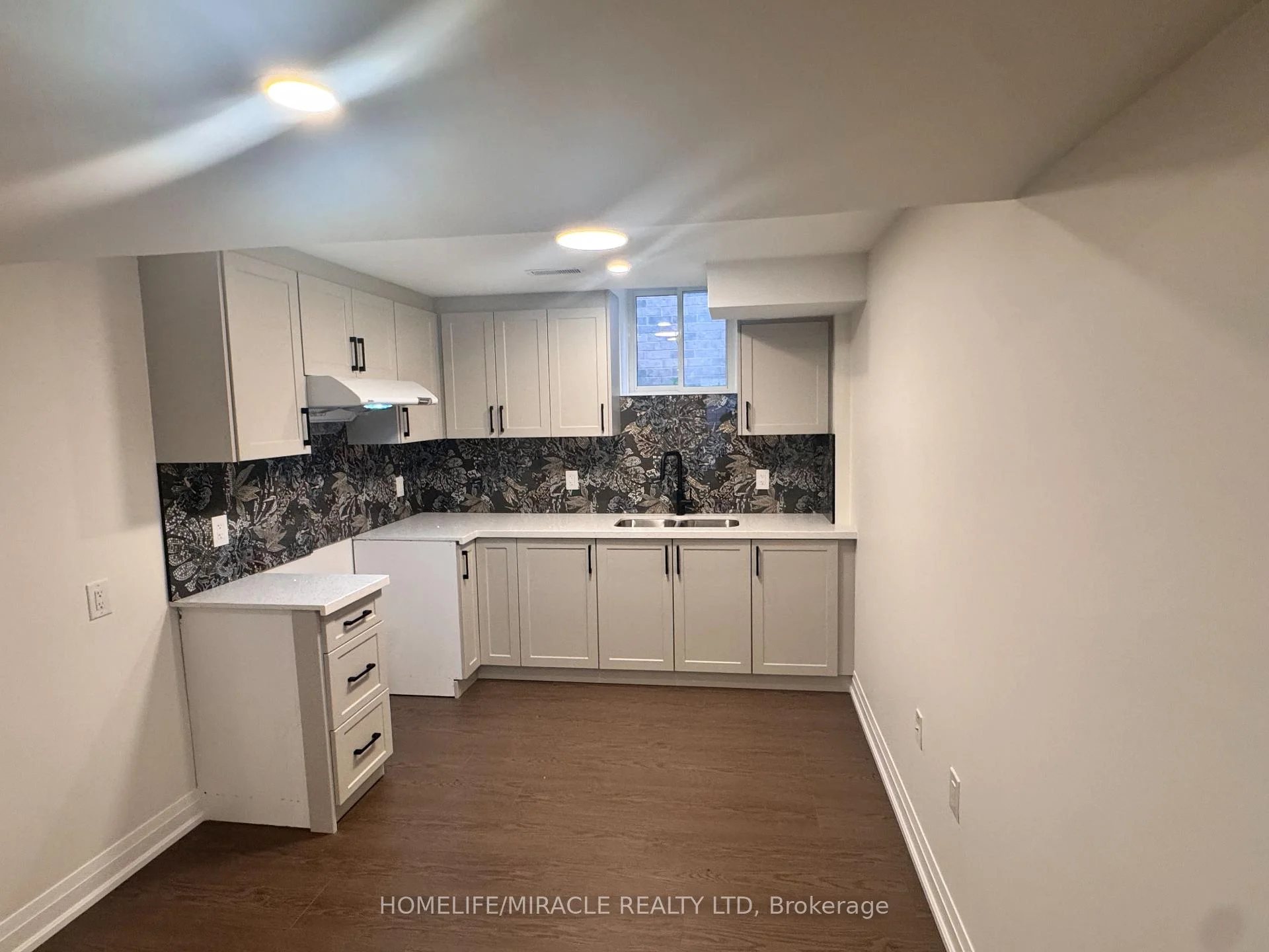 Photo 7 of 14 Berton Boulevard, Halton Hills, Georgetown — HOMEH