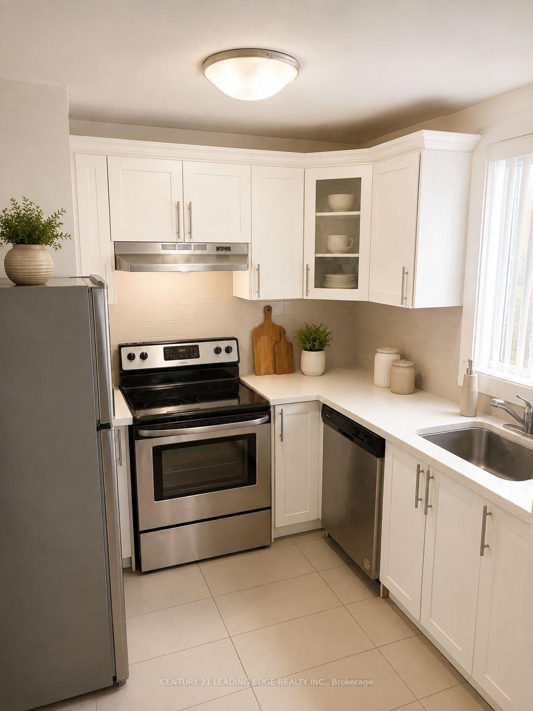 Photo 2 of Unit 112, 103 Avenue Road, Toronto, The Annex — HOMEH