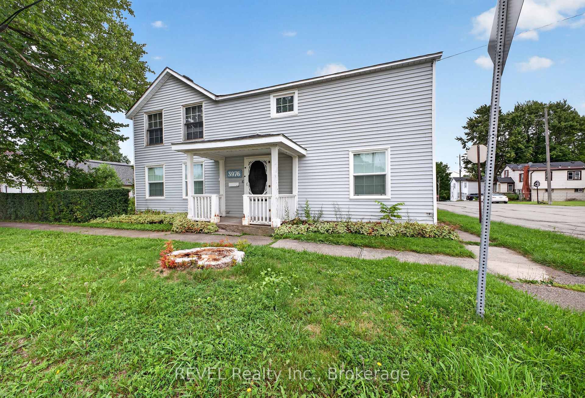 Photo 1 of 3976 Chippawa Parkway, Niagara Falls, Chippawa — HOMEH