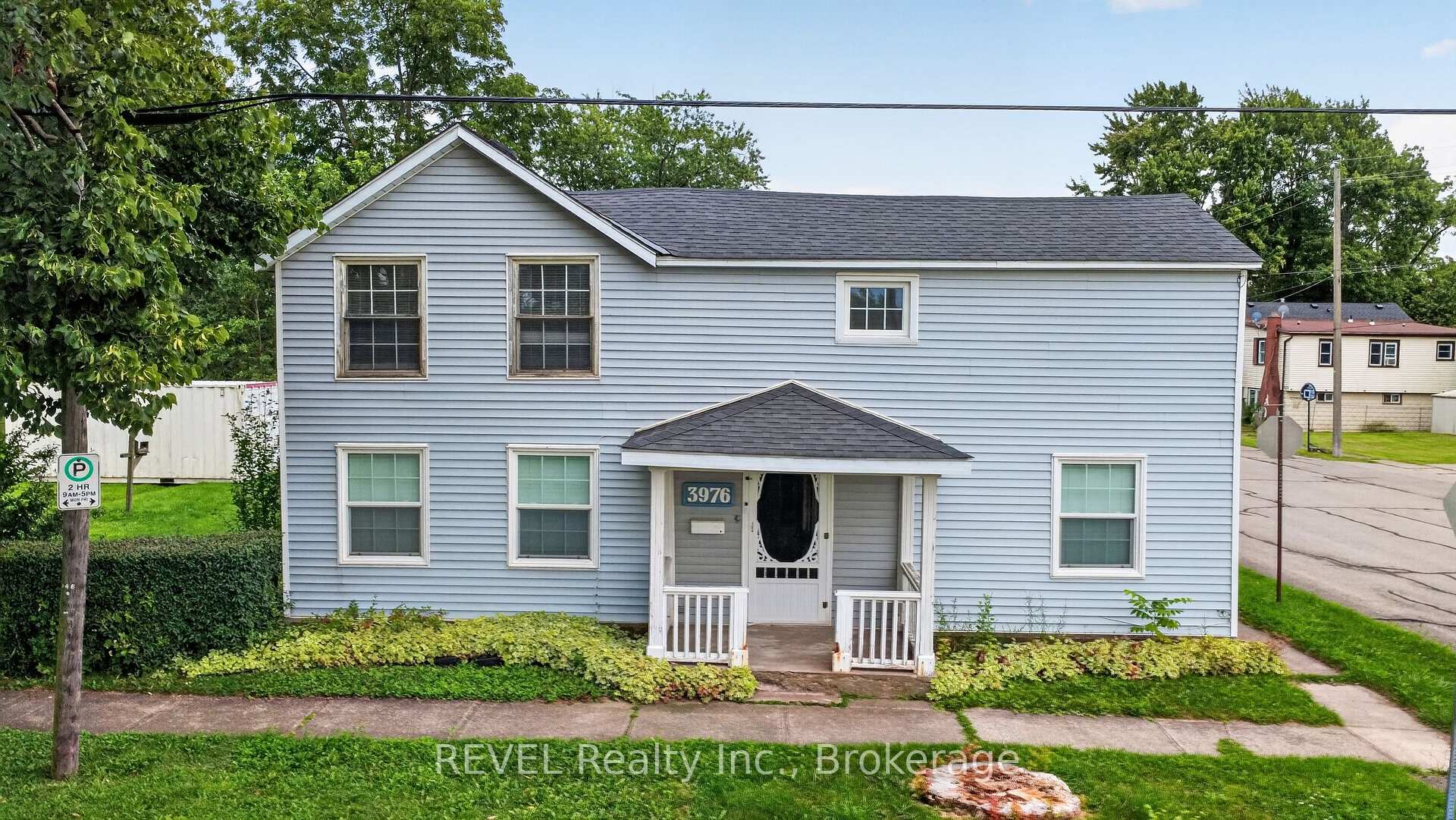Photo 3 of 3976 Chippawa Parkway, Niagara Falls, Chippawa — HOMEH