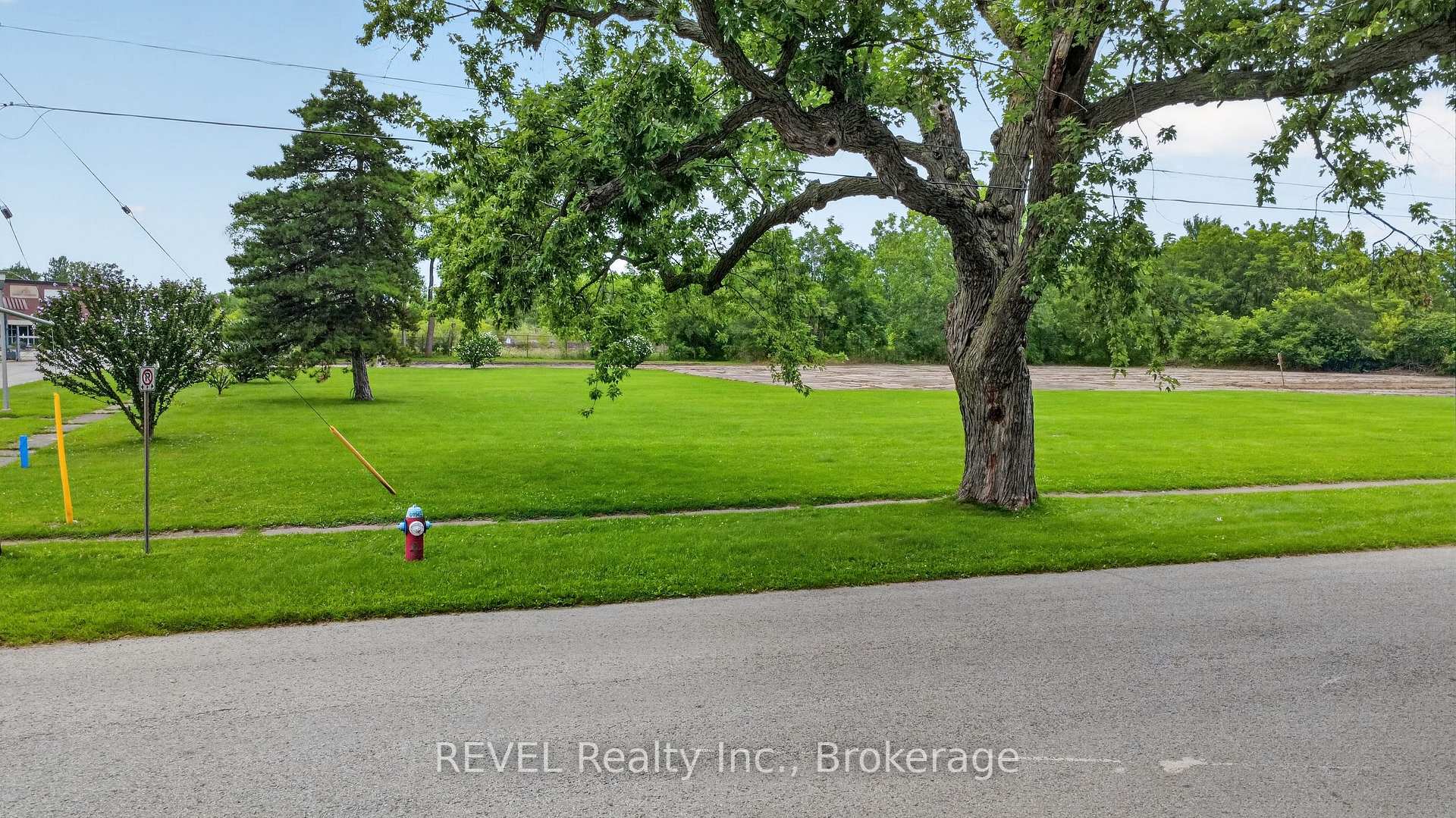 Photo 6 of 3976 Chippawa Parkway, Niagara Falls, Chippawa — HOMEH