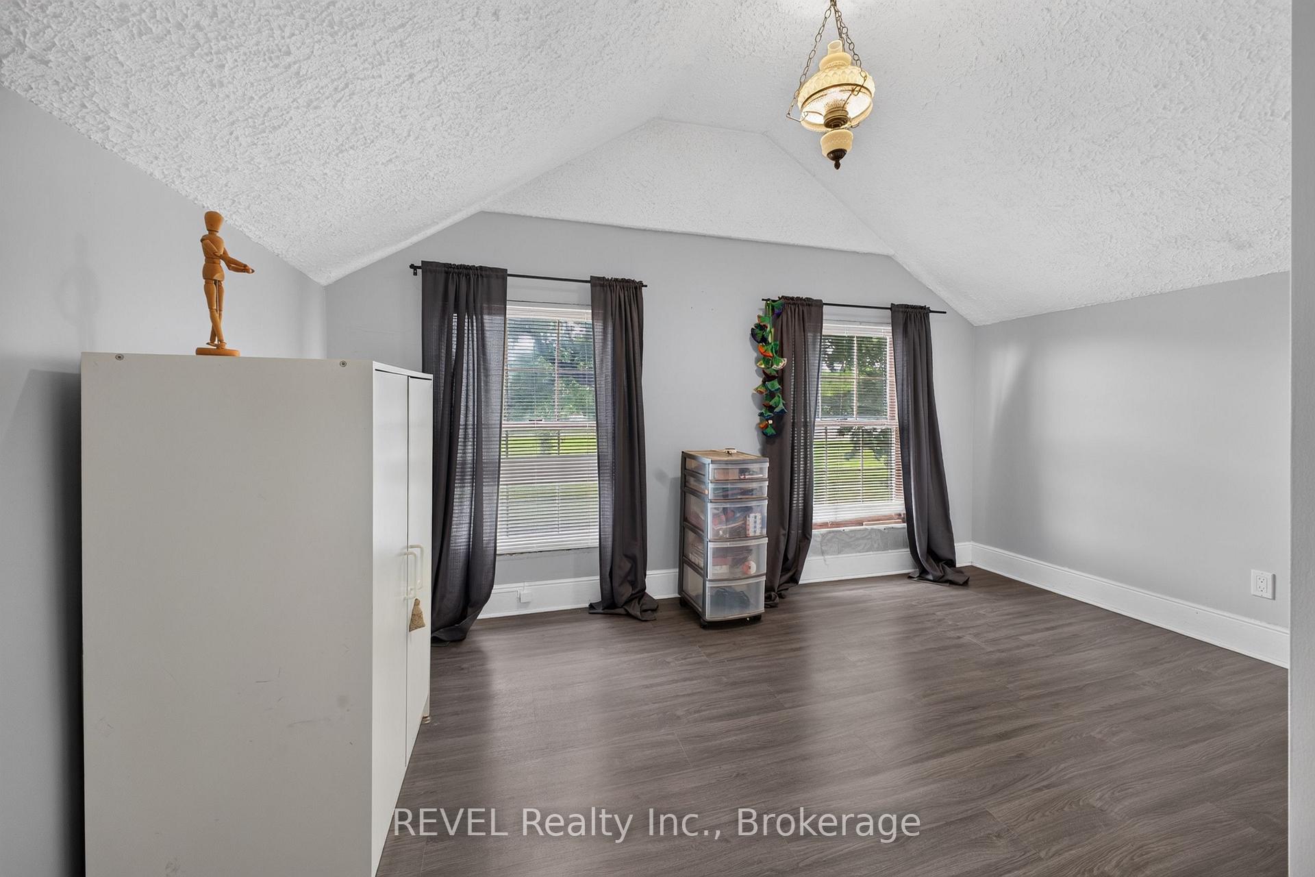 Photo 16 of 3976 Chippawa Parkway, Niagara Falls, Chippawa — HOMEH