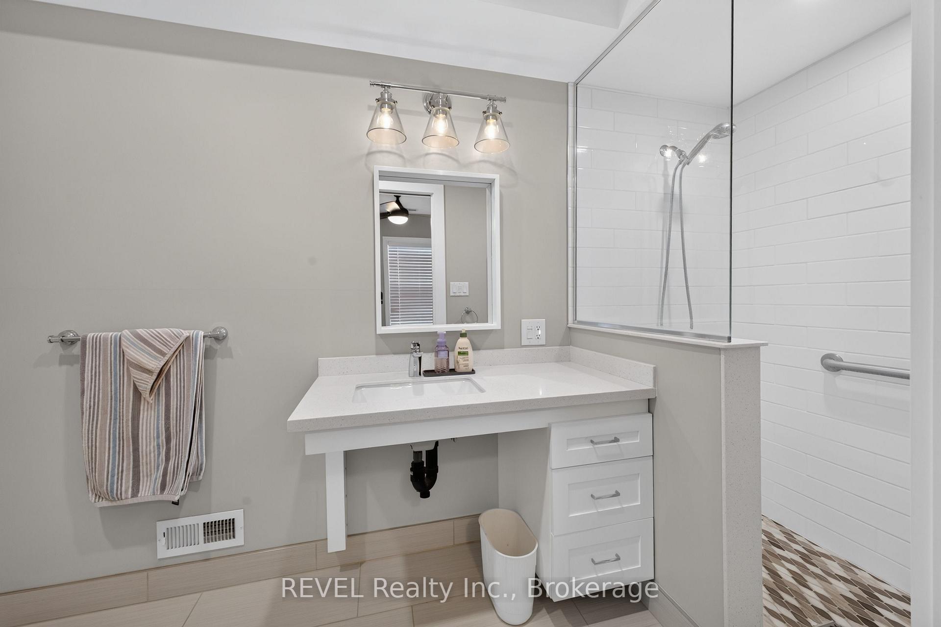 Photo 22 of 3976 Chippawa Parkway, Niagara Falls, Chippawa — HOMEH