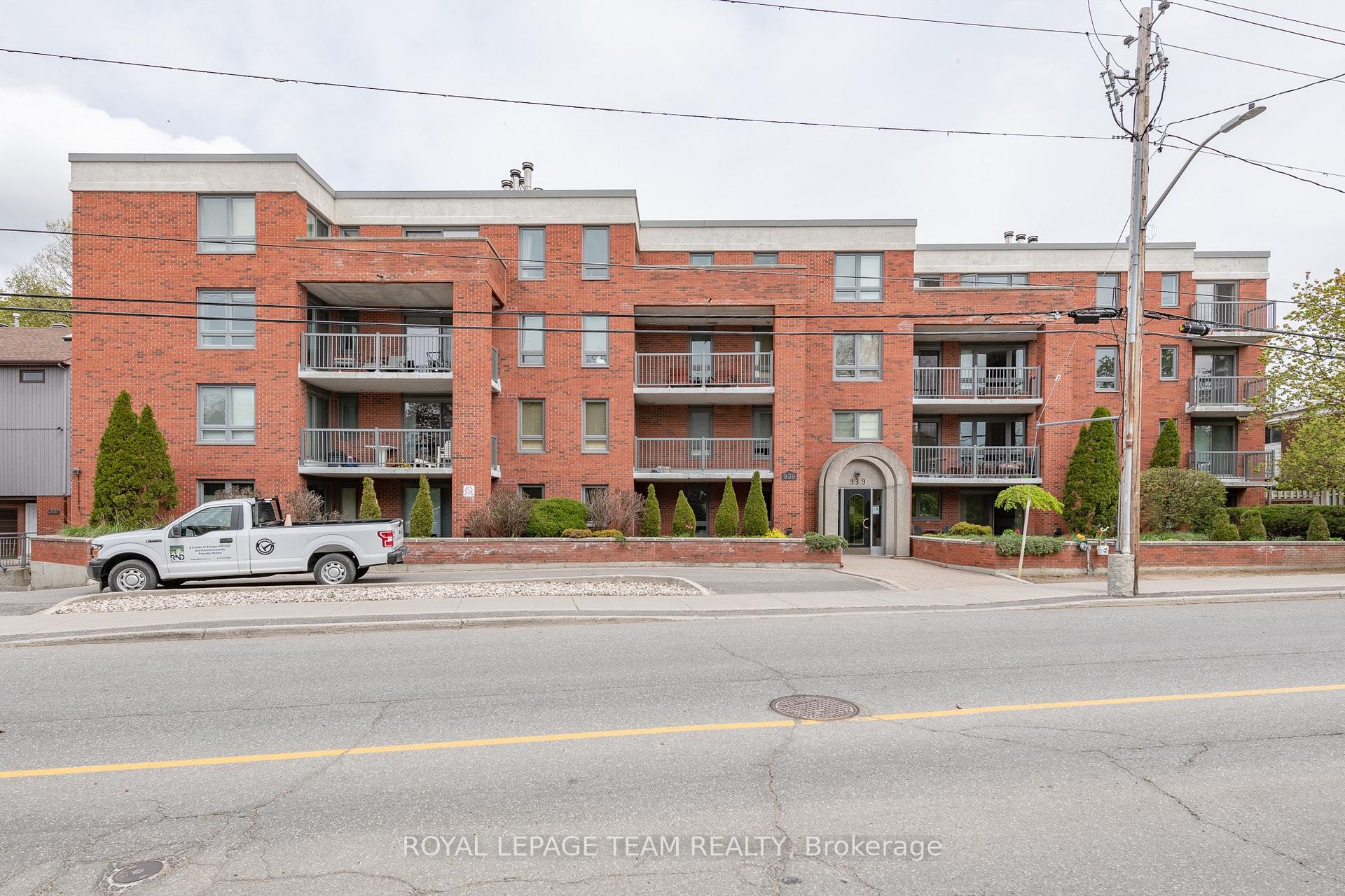 Photo of Unit 105, 939 North River Road