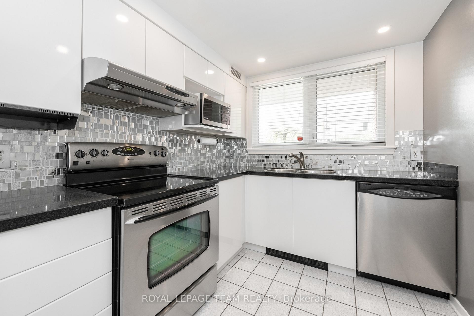 Photo 4 of Unit 105, 939 North River Road, Ottawa, Overbrook — HOMEH