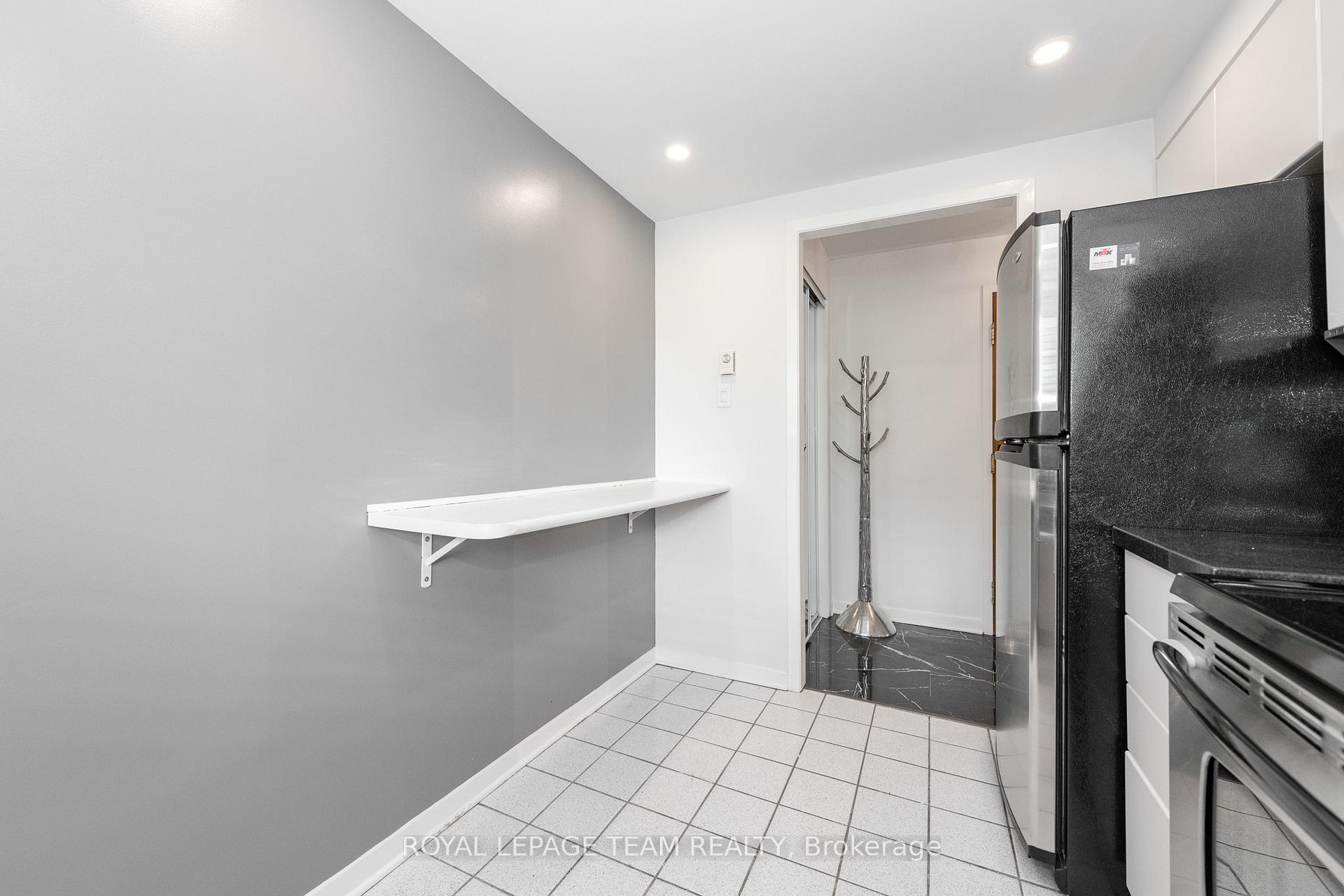Photo 6 of Unit 105, 939 North River Road, Ottawa, Overbrook — HOMEH