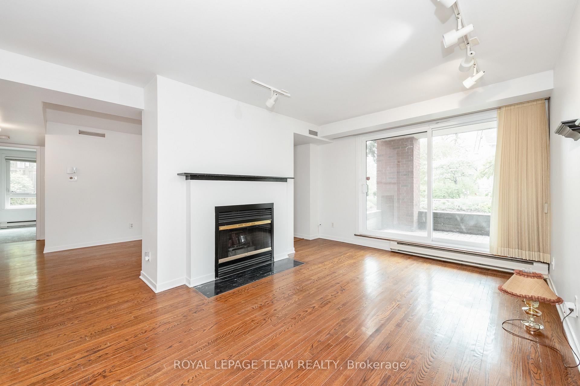 Photo 7 of Unit 105, 939 North River Road, Ottawa, Overbrook — HOMEH