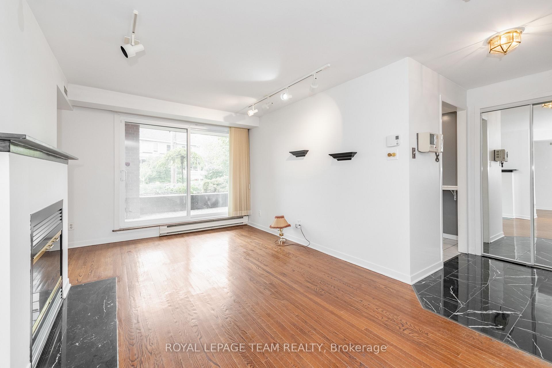 Photo 8 of Unit 105, 939 North River Road, Ottawa, Overbrook — HOMEH