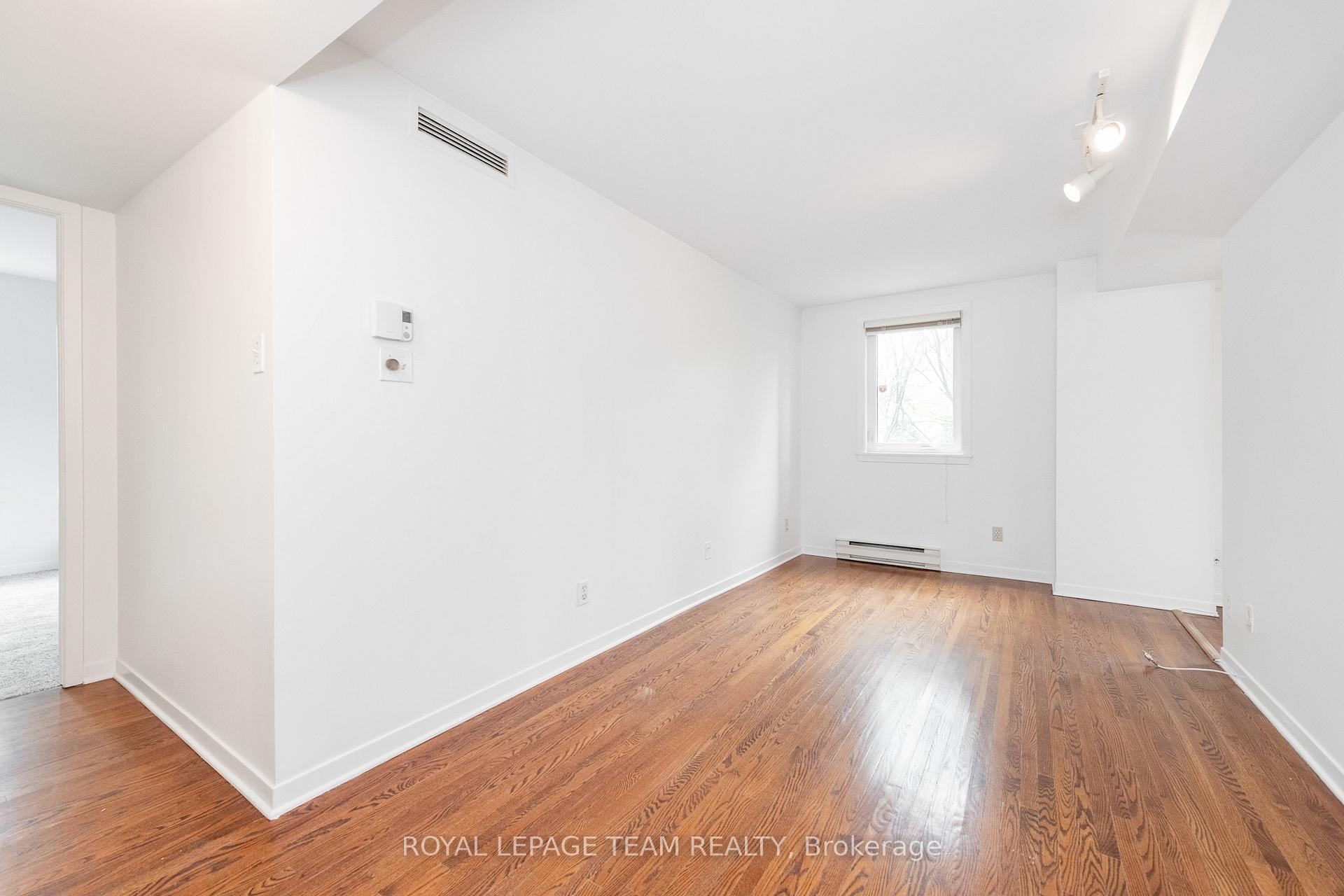 Photo 14 of Unit 105, 939 North River Road, Ottawa, Overbrook — HOMEH
