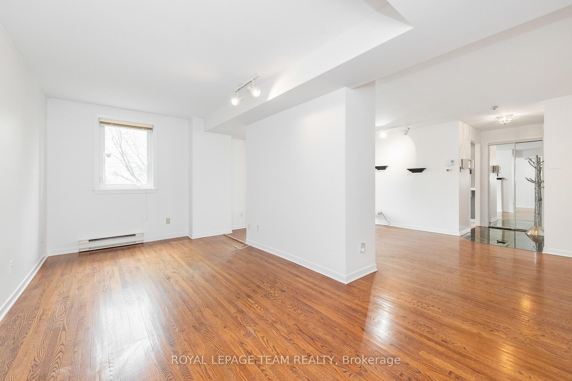 Photo 15 of Unit 105, 939 North River Road, Ottawa, Overbrook — HOMEH