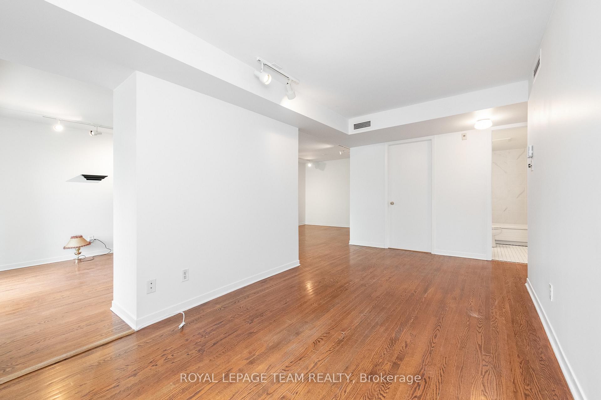 Photo 16 of Unit 105, 939 North River Road, Ottawa, Overbrook — HOMEH