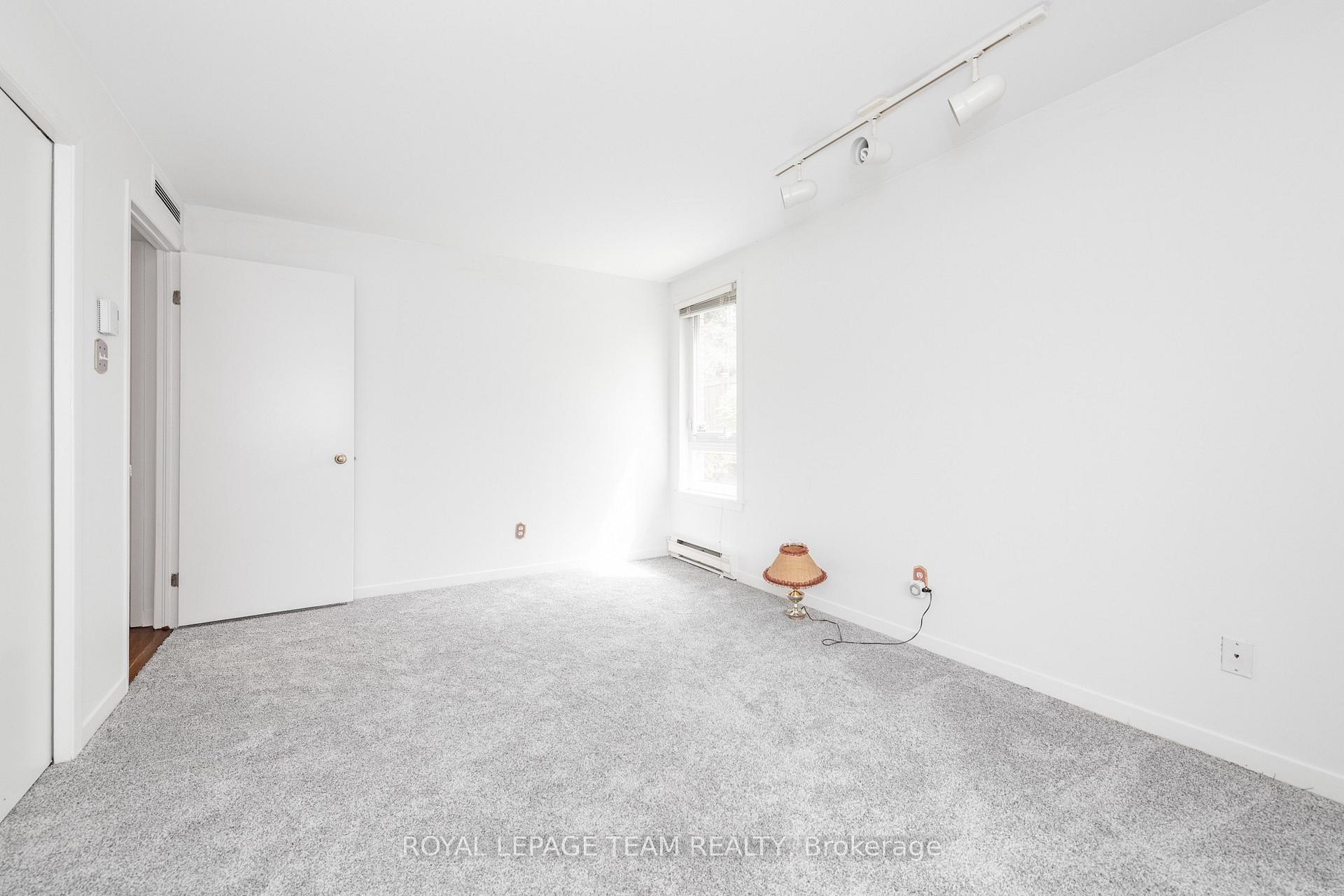 Photo 19 of Unit 105, 939 North River Road, Ottawa, Overbrook — HOMEH