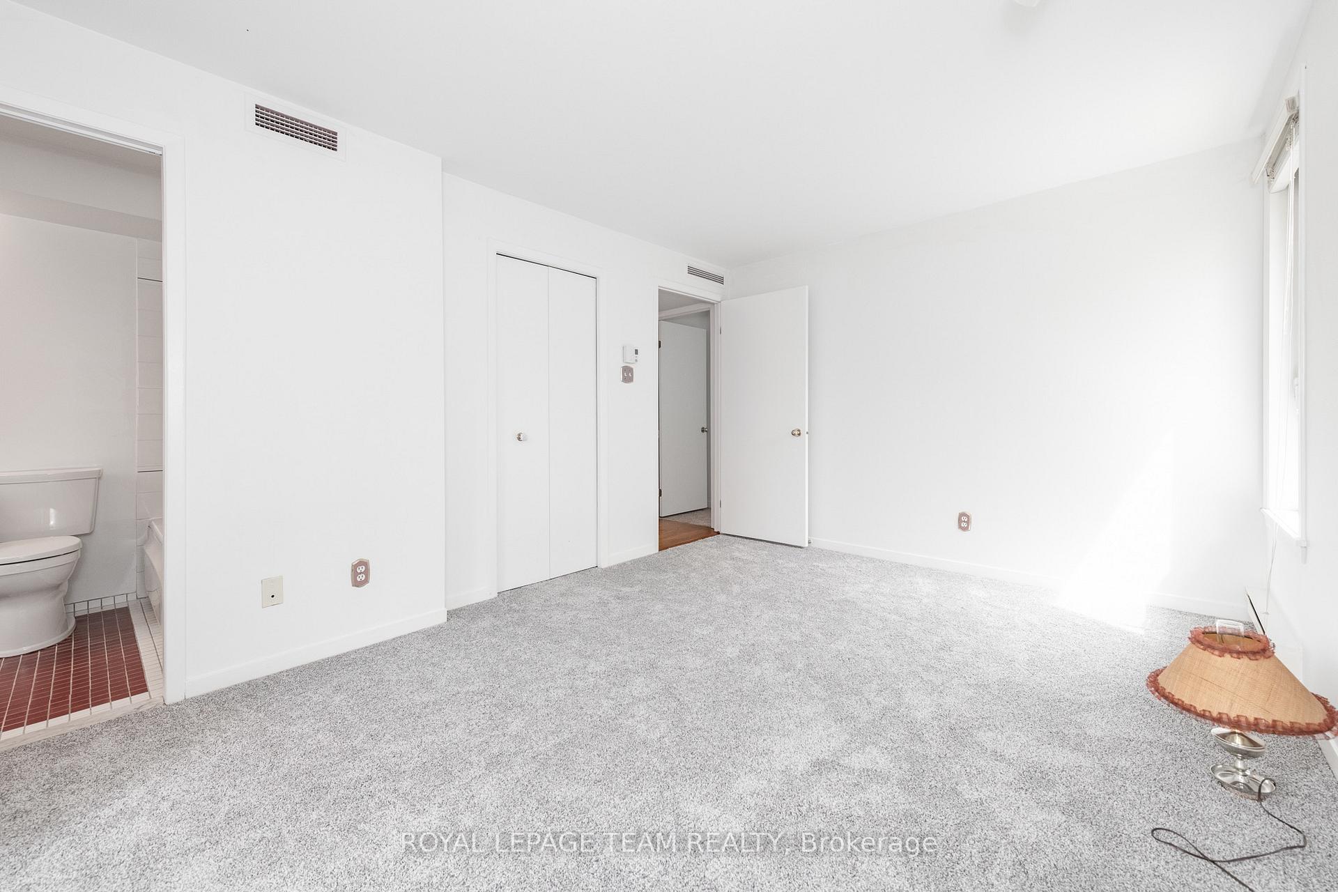 Photo 20 of Unit 105, 939 North River Road, Ottawa, Overbrook — HOMEH