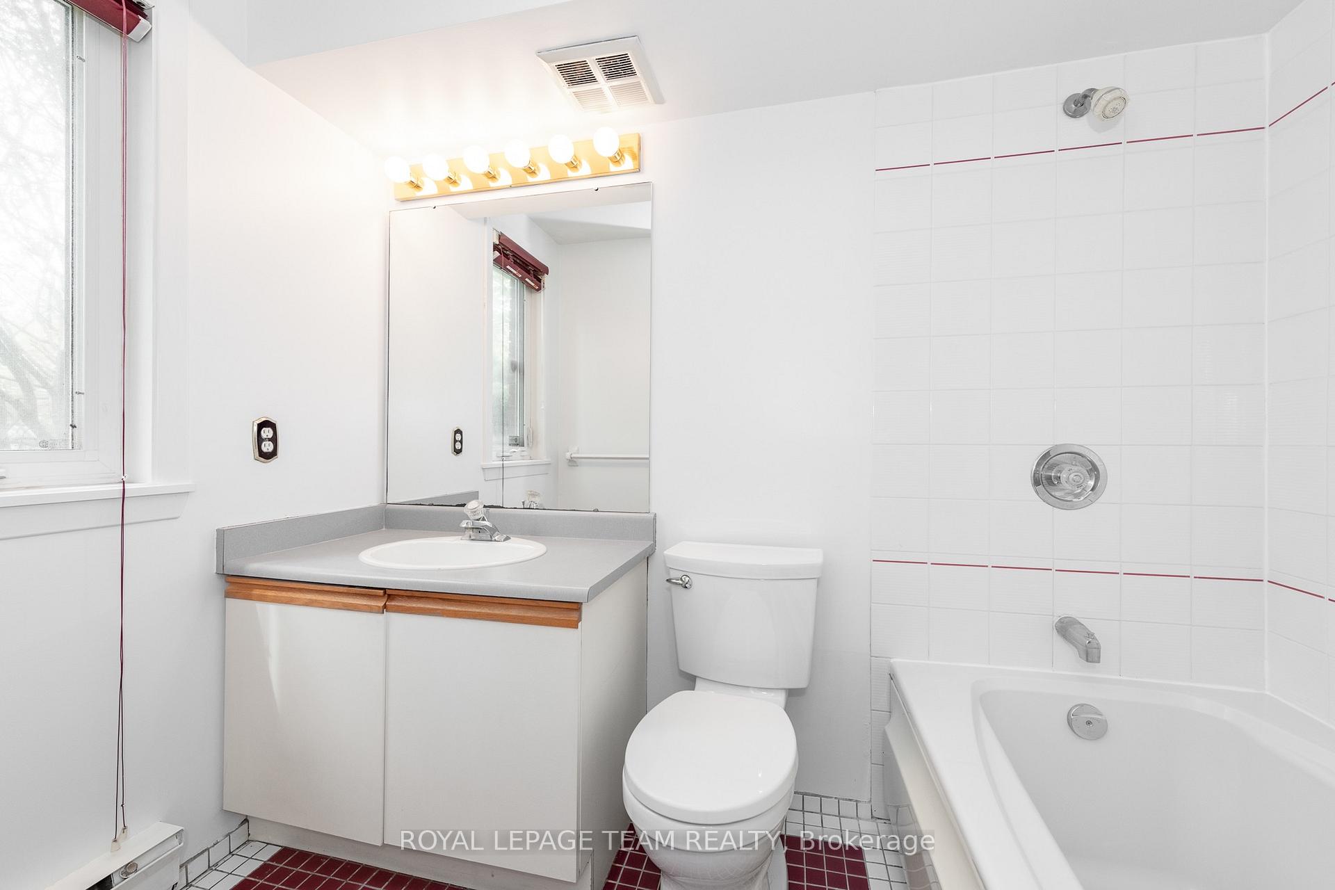 Photo 21 of Unit 105, 939 North River Road, Ottawa, Overbrook — HOMEH