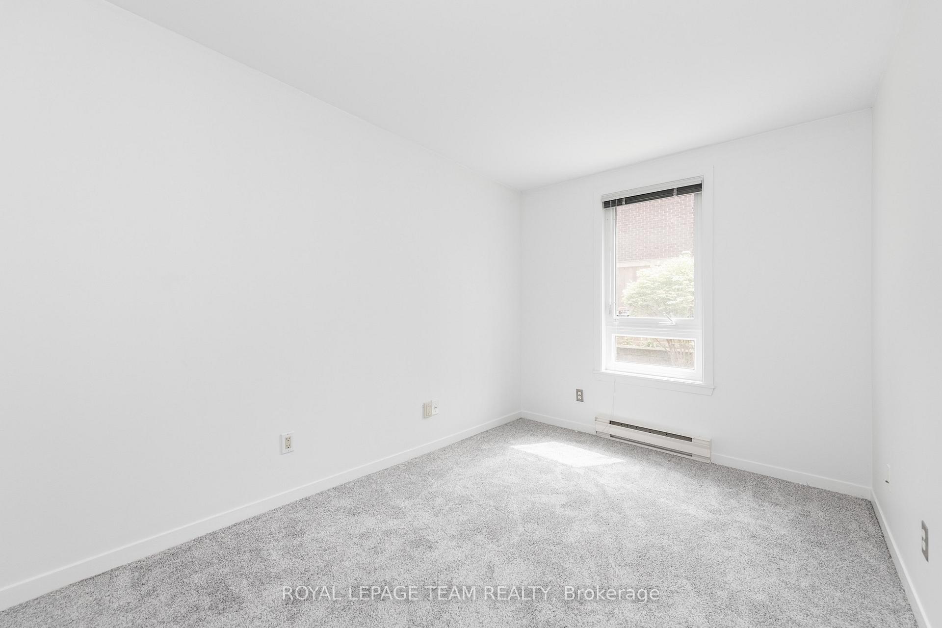 Photo 23 of Unit 105, 939 North River Road, Ottawa, Overbrook — HOMEH