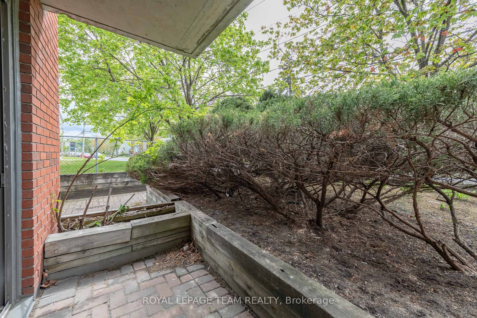 Photo 32 of Unit 105, 939 North River Road, Ottawa, Overbrook — HOMEH
