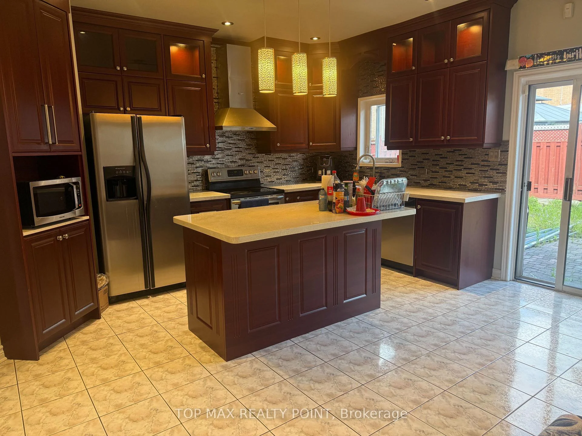 Photo 7 of 15 Carrie Crescent, Brampton, Fletcher's West — HOMEH