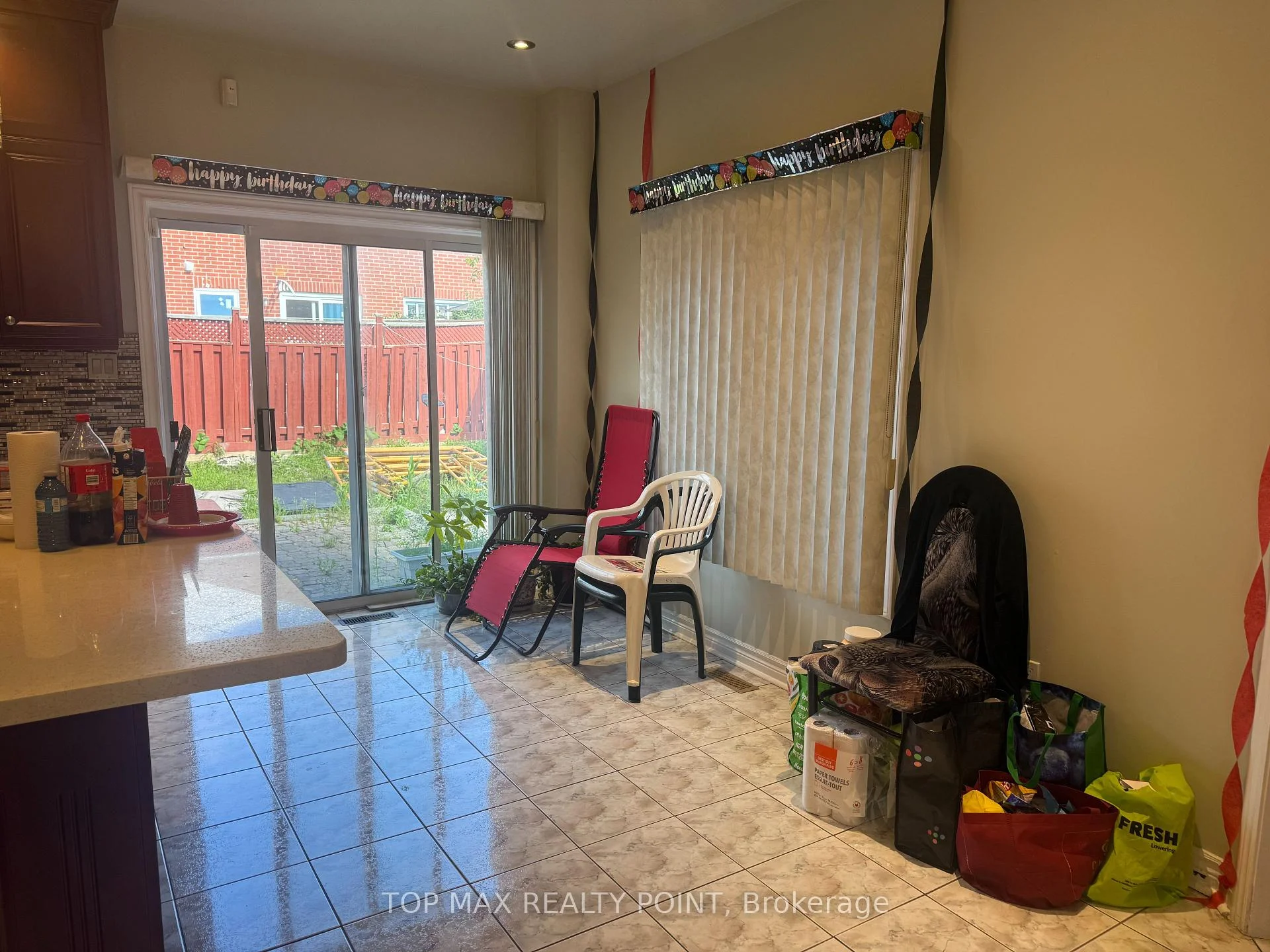 Photo 8 of 15 Carrie Crescent, Brampton, Fletcher's West — HOMEH