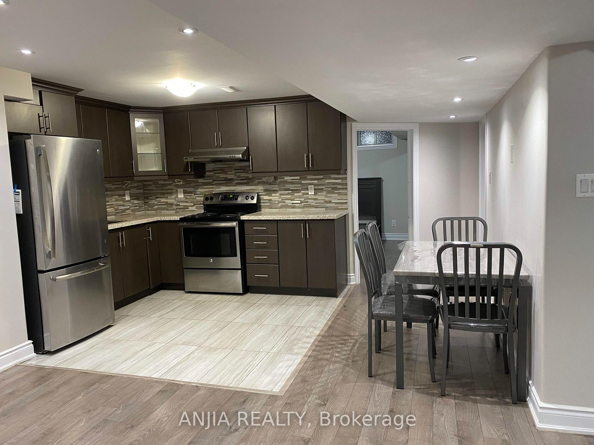 Photo 2 of 46 Rampart Drive, Brampton, Vales of Castlemore North — HOMEH