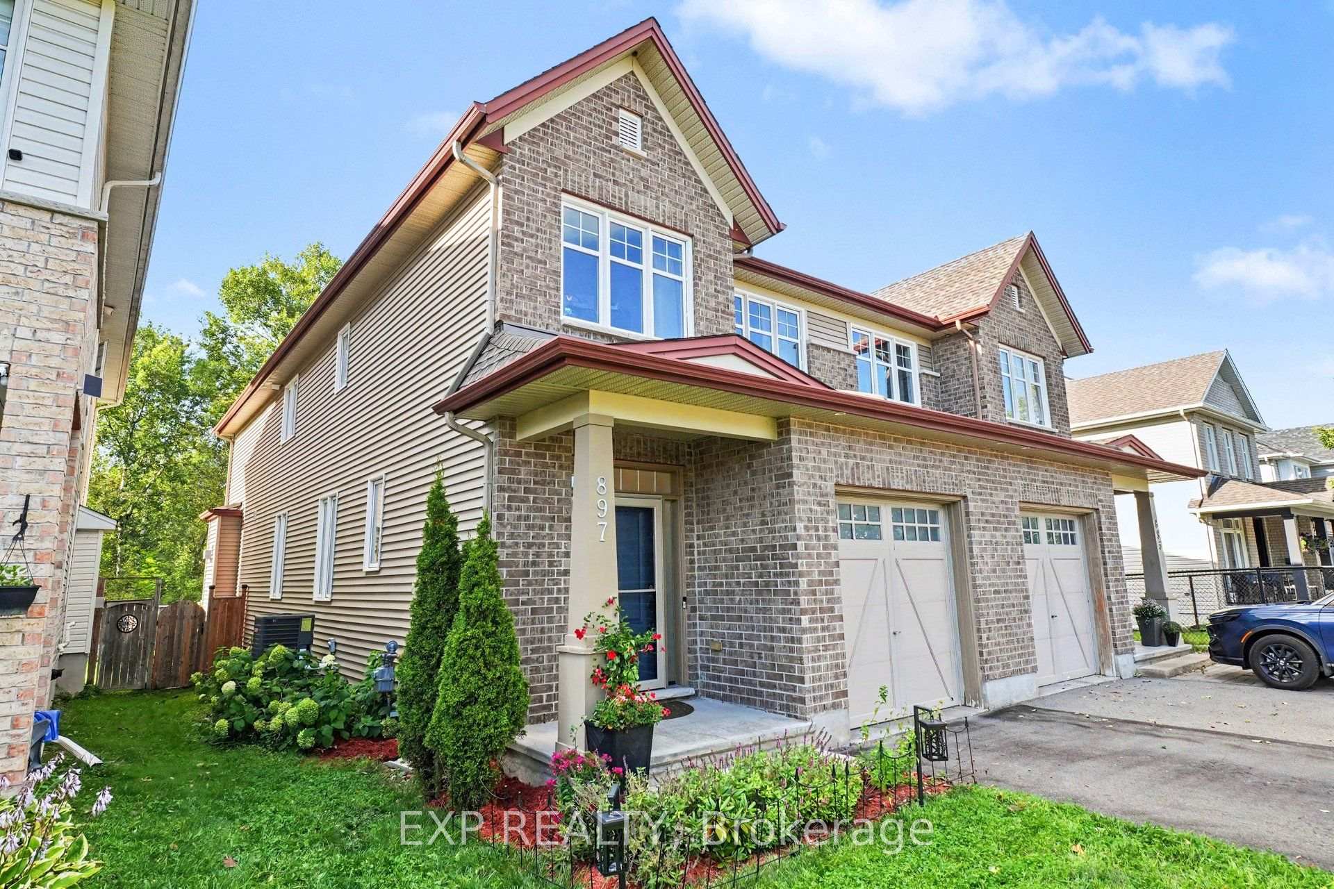 Photo 2 of 897 Bunchberry Way, Ottawa, Blossom Park/Kemp Park/Findlay Creek — HOMEH