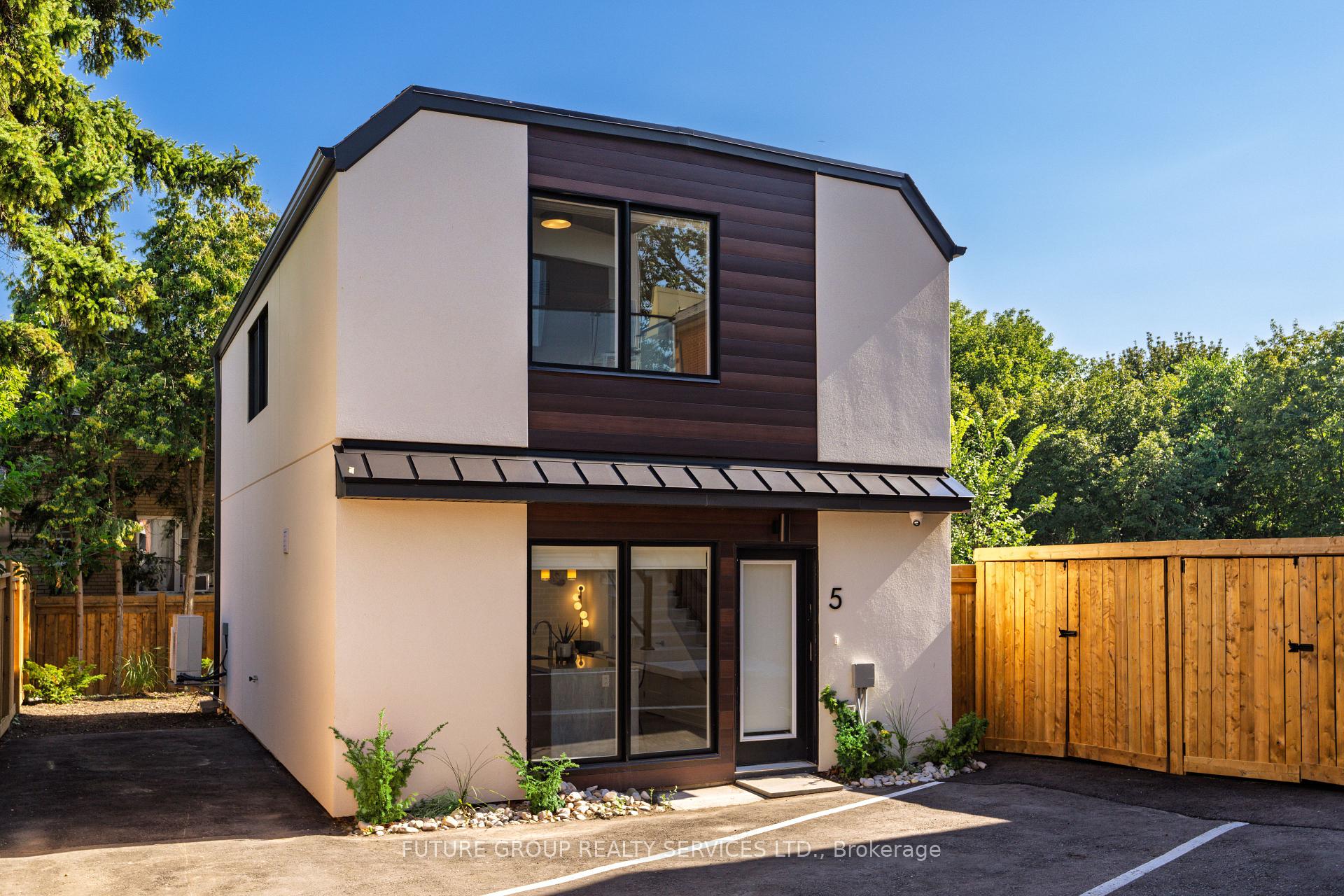 Photo 1 of Unit Unit 5, 103 Cavell Avenue, Etobicoke, Mimico — HOMEH