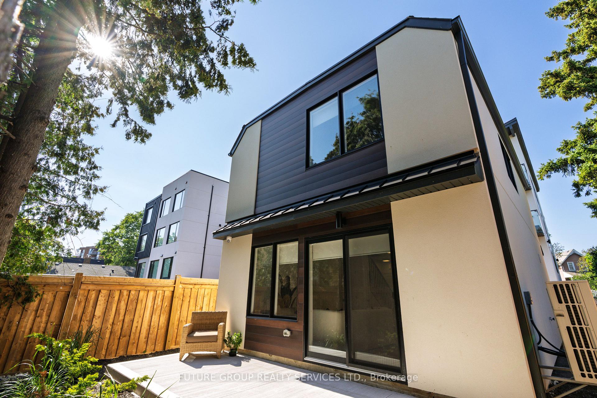 Photo 3 of Unit Unit 5, 103 Cavell Avenue, Etobicoke, Mimico — HOMEH