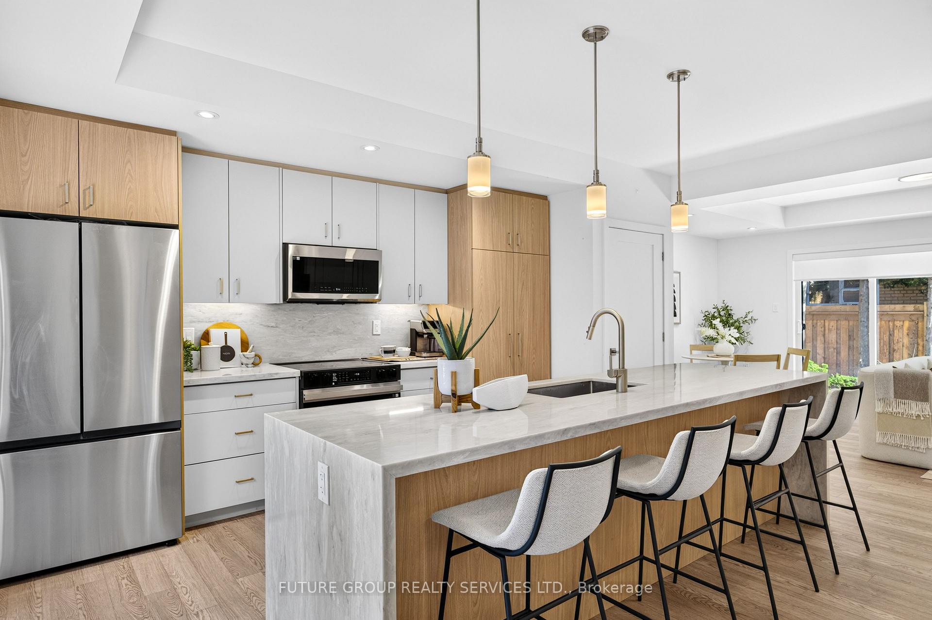 Photo 5 of Unit Unit 5, 103 Cavell Avenue, Etobicoke, Mimico — HOMEH