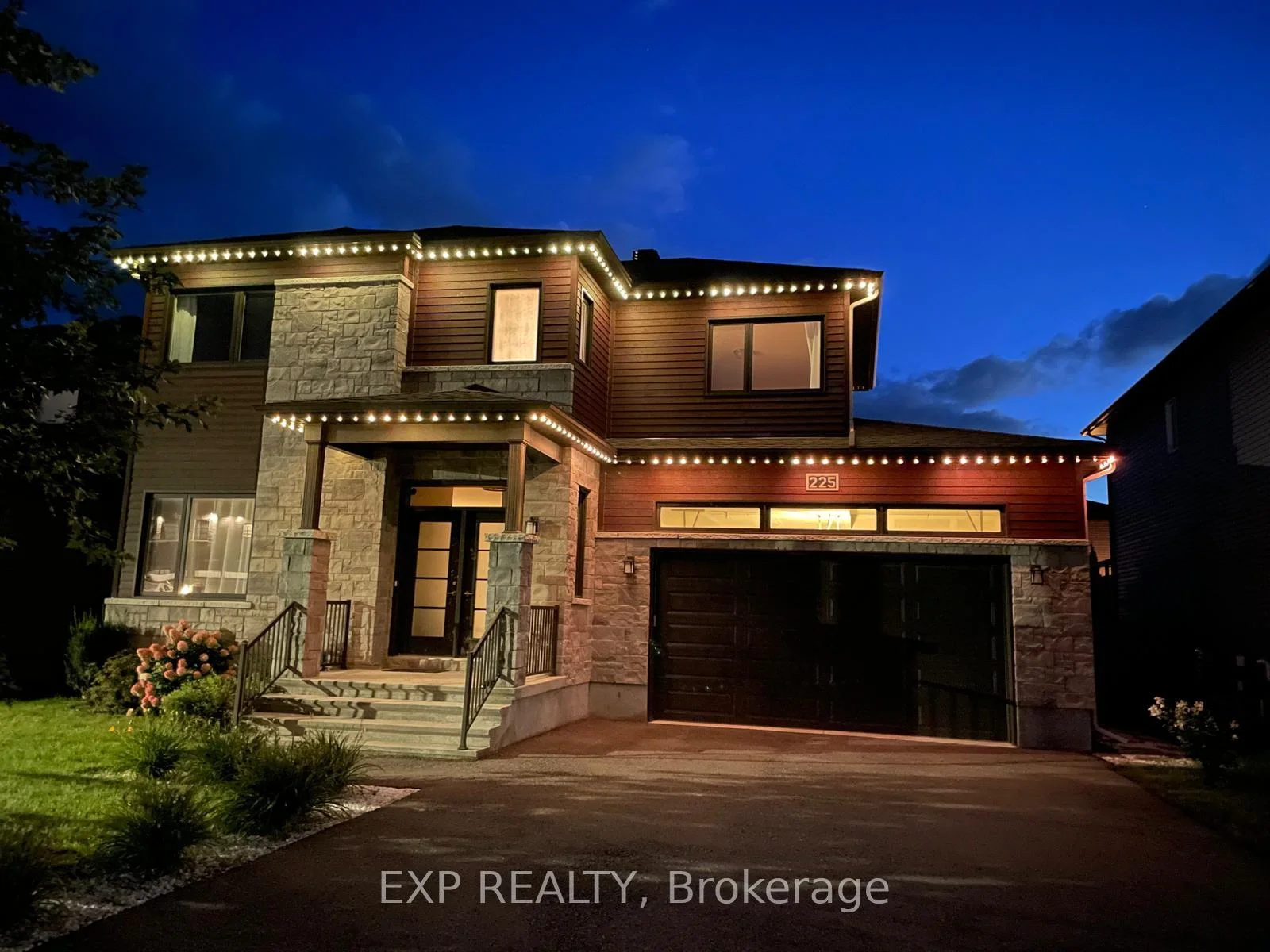 Photo 4 of 225 Sunset Crescent, Russell, Russell Twp — HOMEH
