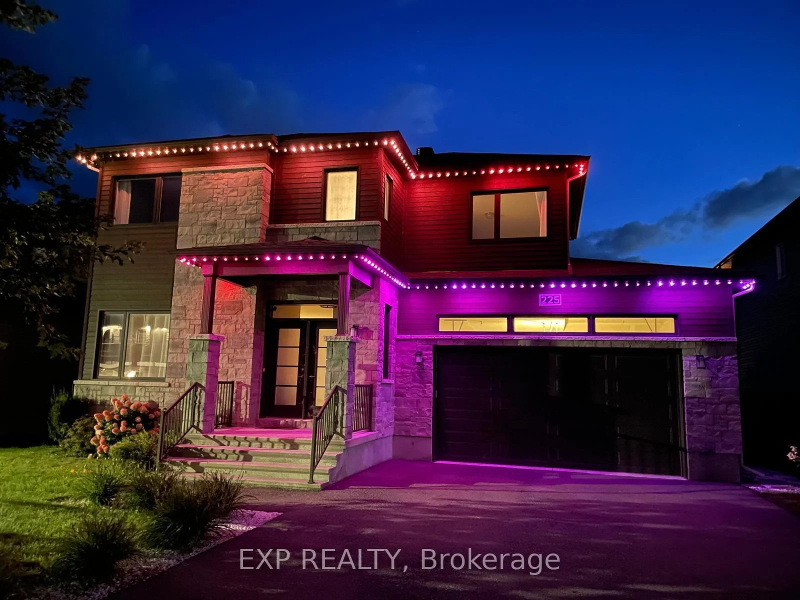 Photo 6 of 225 Sunset Crescent, Russell, Russell Twp — HOMEH