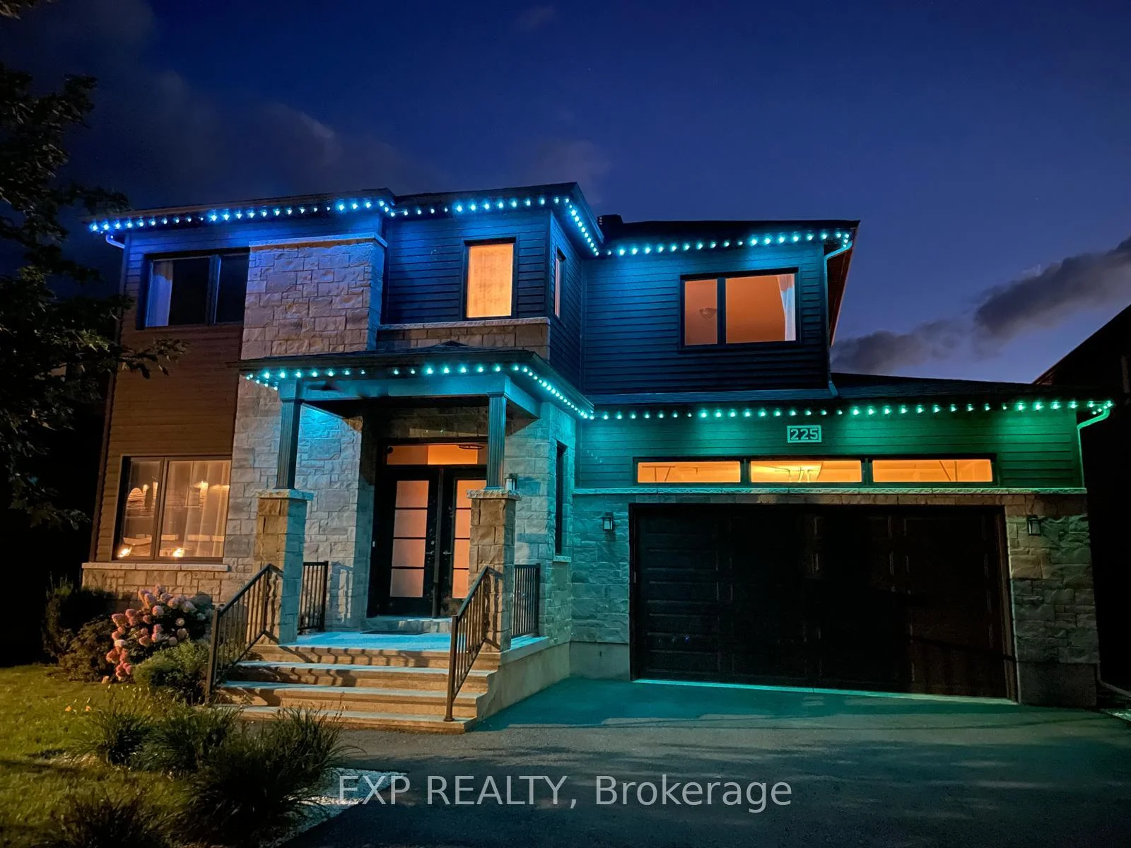Photo 7 of 225 Sunset Crescent, Russell, Russell Twp — HOMEH