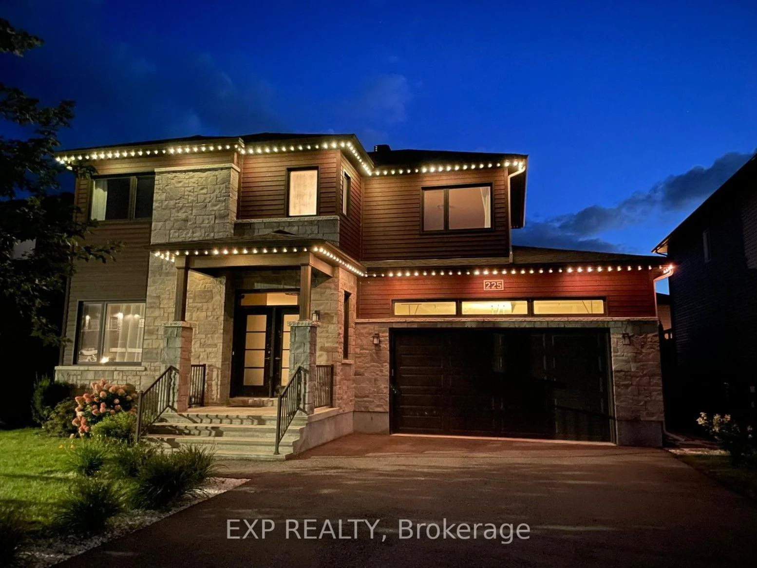 Photo 5 of 225 Sunset Crescent, Russell, Russell Twp — HOMEH